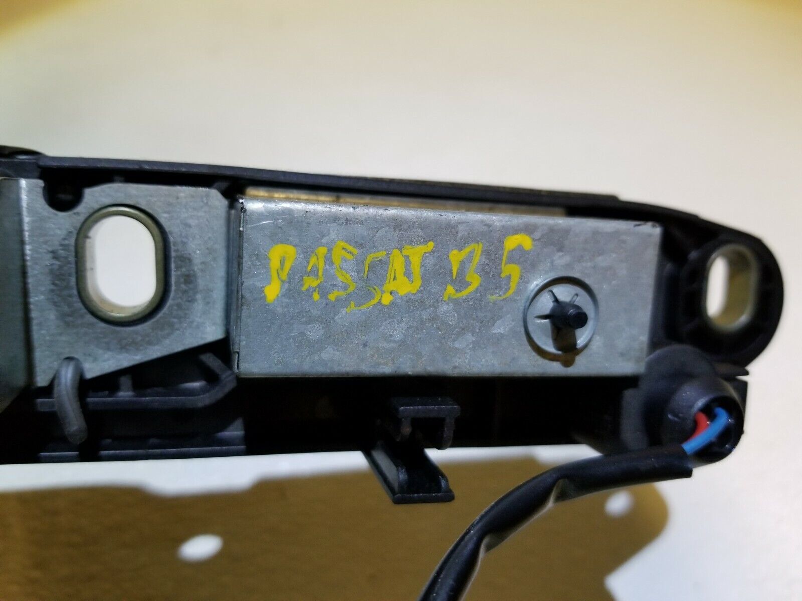 VW Passat License Plate Light Switch & Lock Release Panel 00-05 OEM Replacement Part - Perfect for Headlight Assembly & Door Lock Repair