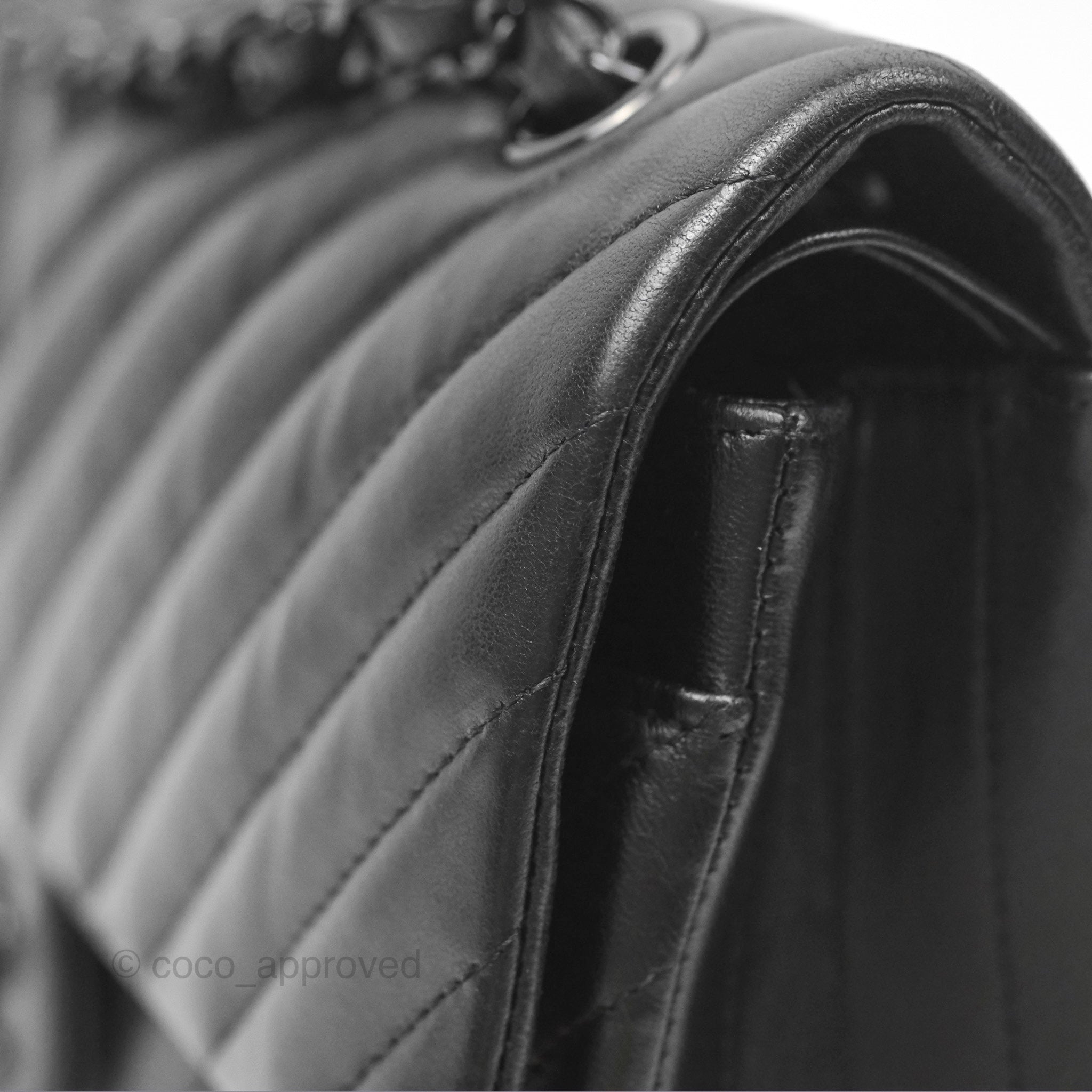 Chanel Classic Medium Flap Bag Chevron So Black Calfskin Leather - Perfect for Evening Events & Luxury Fashion Accessories