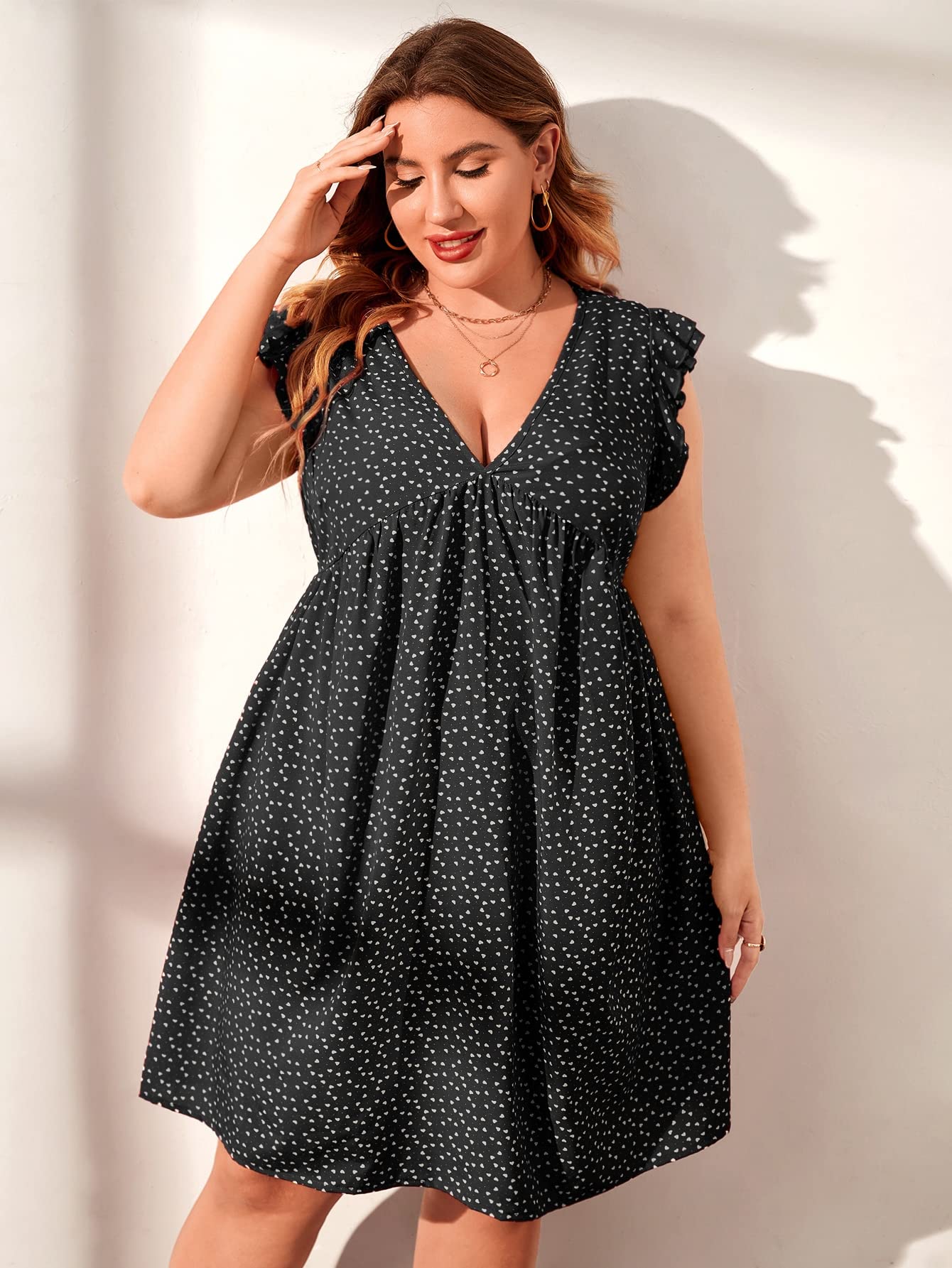 Women's Plus Size Short Sleeve V Neck Dress with Shirred Waist & Ruffle Hem - Floral Heart Print Casual Summer Dress (Black, 1XL) | Perfect for Beach Outings, Date Nights & Office Wear