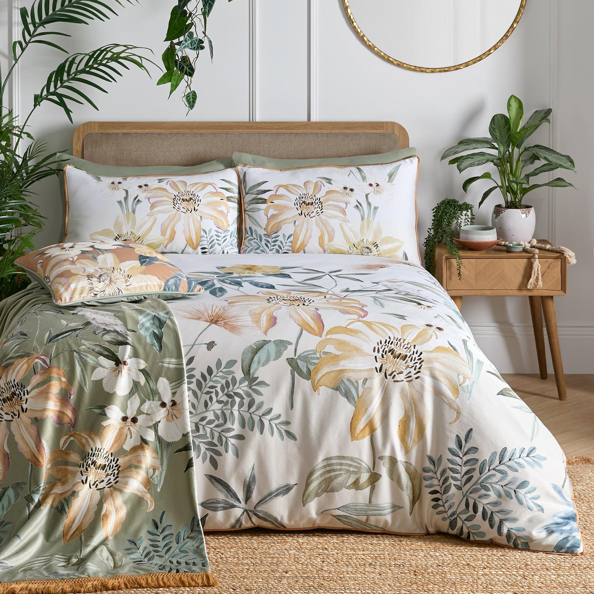 Soiree Sagara Luxury Duvet Cover Set - King Size, Soft & Breathable Gold Bedding Set for Master Bedroom, Guest Room, or Hotel Decor