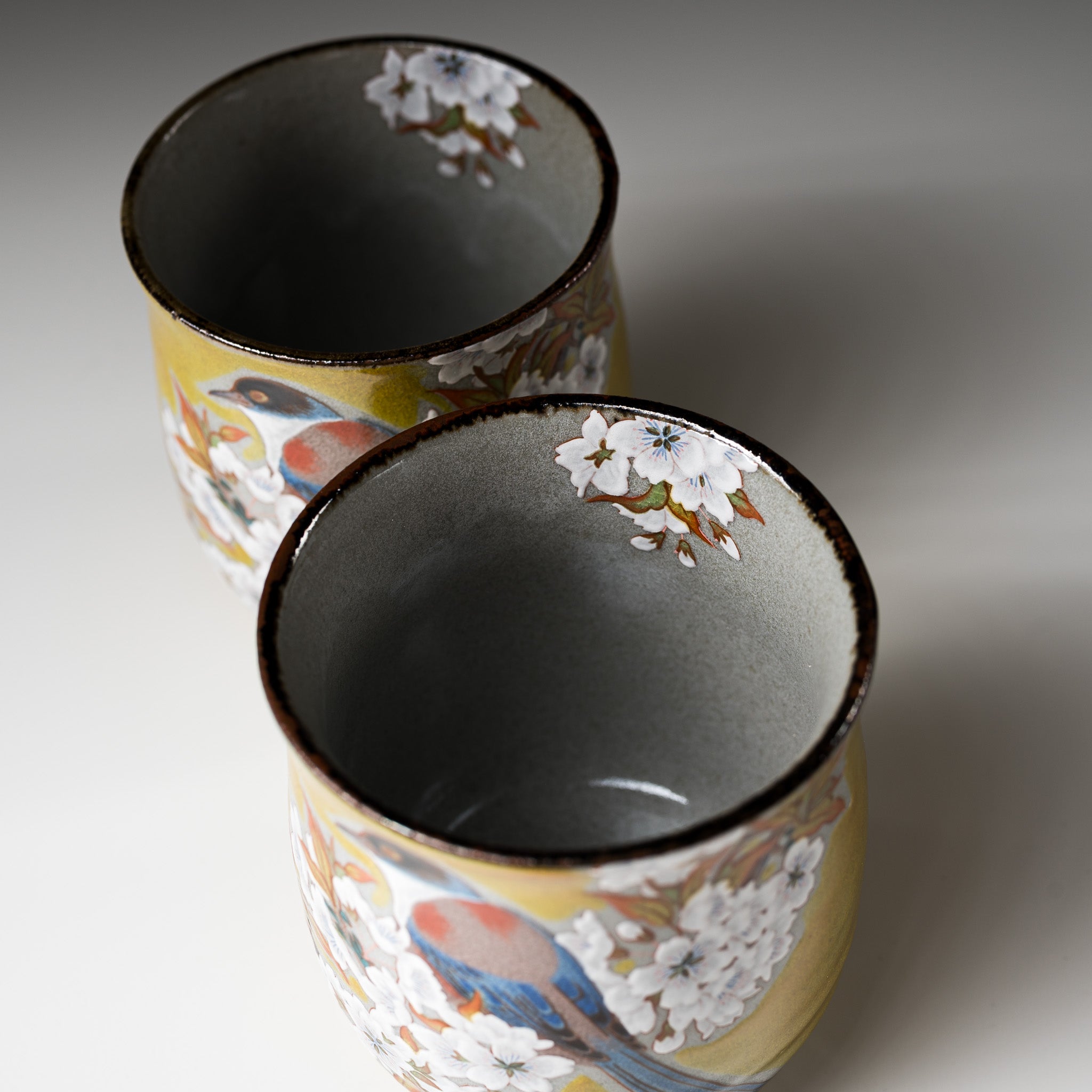 Kutani Ware Pair Yunomi Tea Cup - Handcrafted Japanese Gold Kacho Design - Perfect for Matcha, Green Tea & Traditional Tea Ceremonies