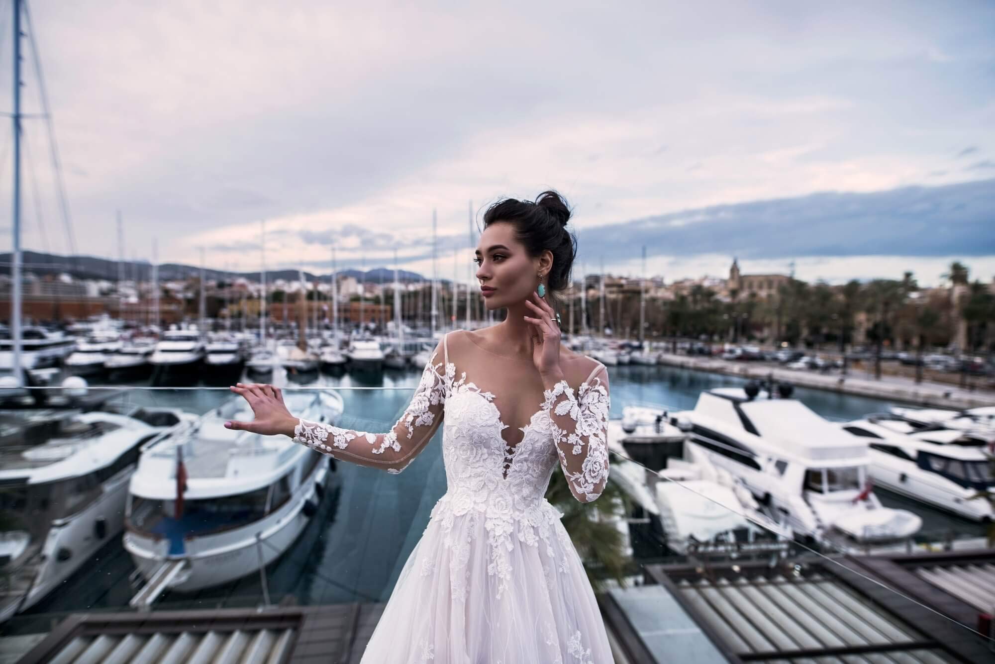 Elegant Long Sleeve Lace Wedding Dress with Sweetheart Neckline - A-Line Beach Bridal Gown for Women, Plus Size 22, White | Perfect for Beach Weddings, Outdoor Ceremonies, and Romantic Photoshoots