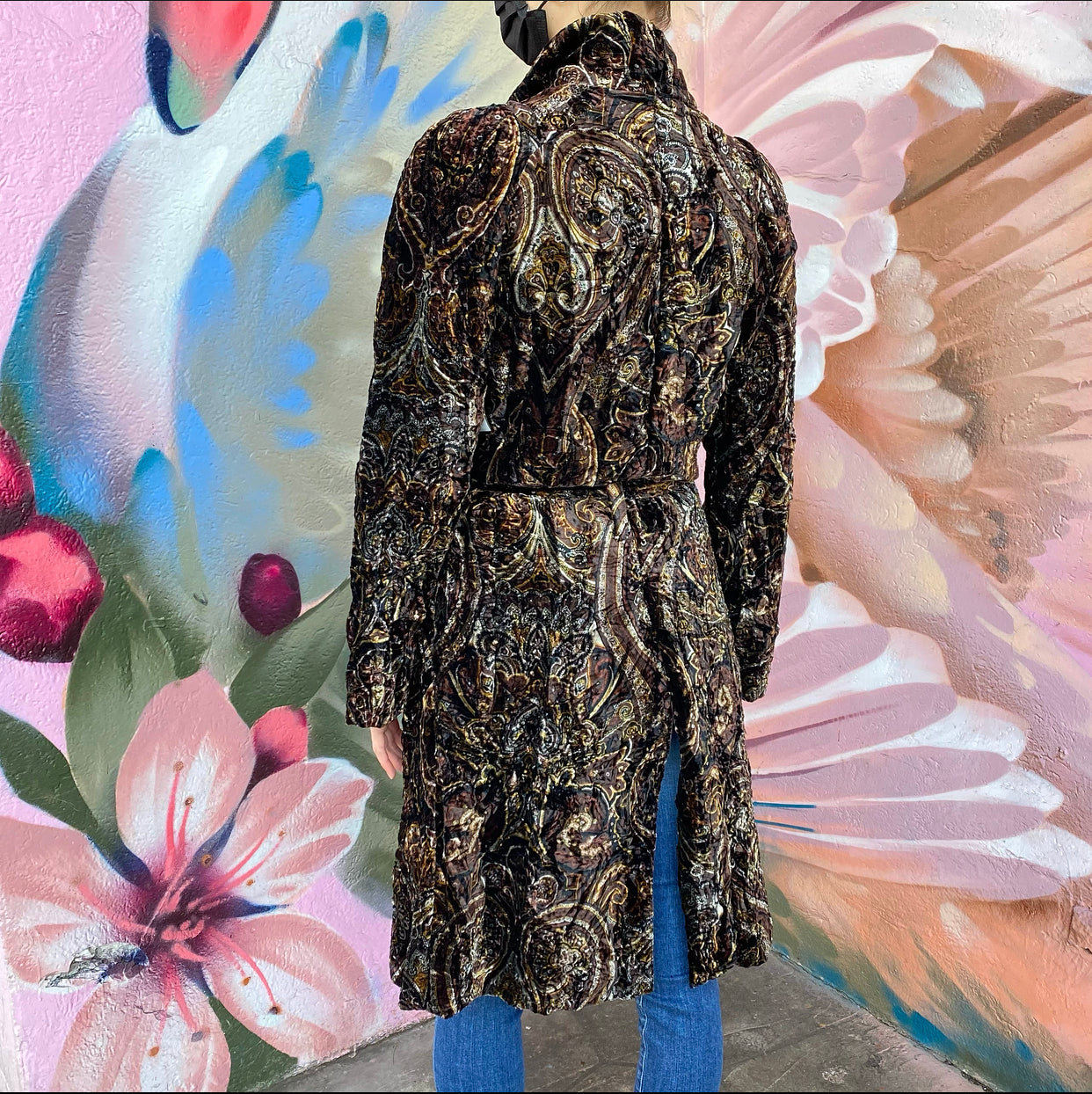 Burberry Brown Gold Crushed Velvet Paisley Coat Women's Size UK10 / US6 - Elegant Winter Outerwear for Parties & Formal Events