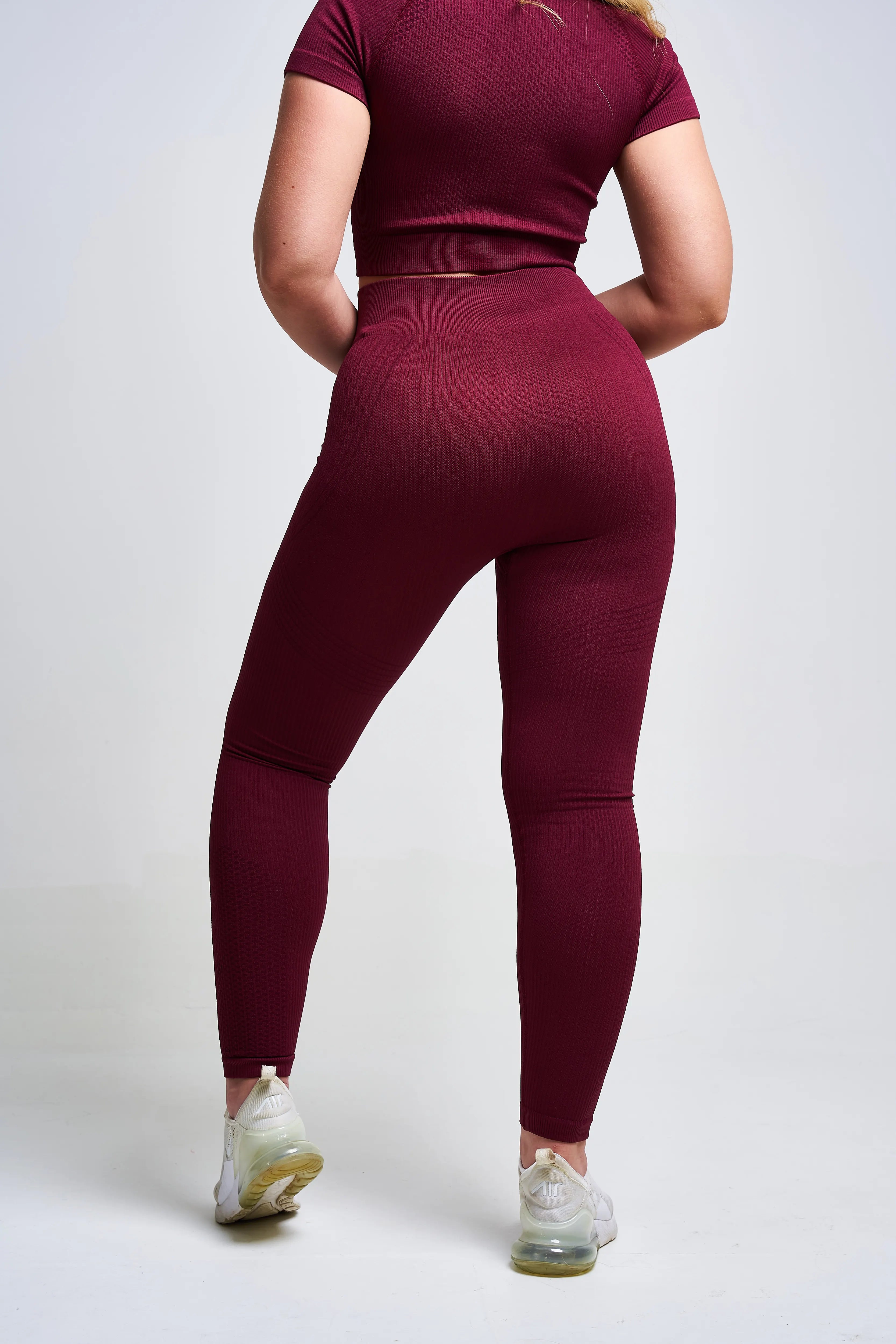Vora Panel Recycled Seamless Crop Top - Burgundy Women's Workout Shirt | Eco-Friendly Yoga & Gym Activewear | Perfect for Running, Pilates & Lounge Wear