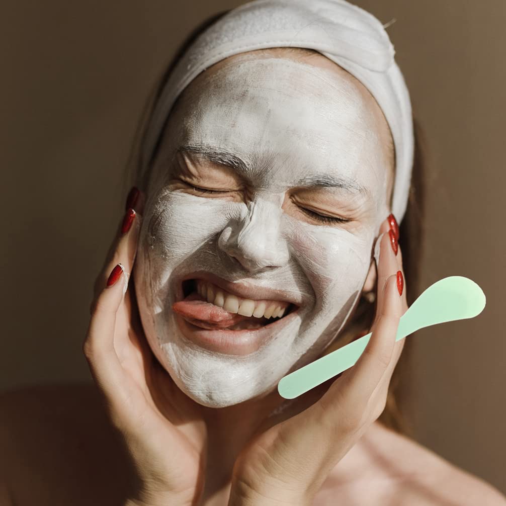 150pcs Disposable Mask Applicator Sticks - Plastic Facial Mask Spoons & Cream Scrapers for Professional Beauty Salon, DIY Skincare, Home Spa - Face Mask Spatulas, Cosmetic Tools, Lotion Applicators