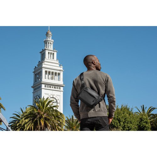 Peak Design Everyday Sling 3L Camera Bag - Compact & Waterproof Crossbody Sling for DSLR, Mirrorless Cameras - Perfect for Travel, Hiking & Street Photography (Black)