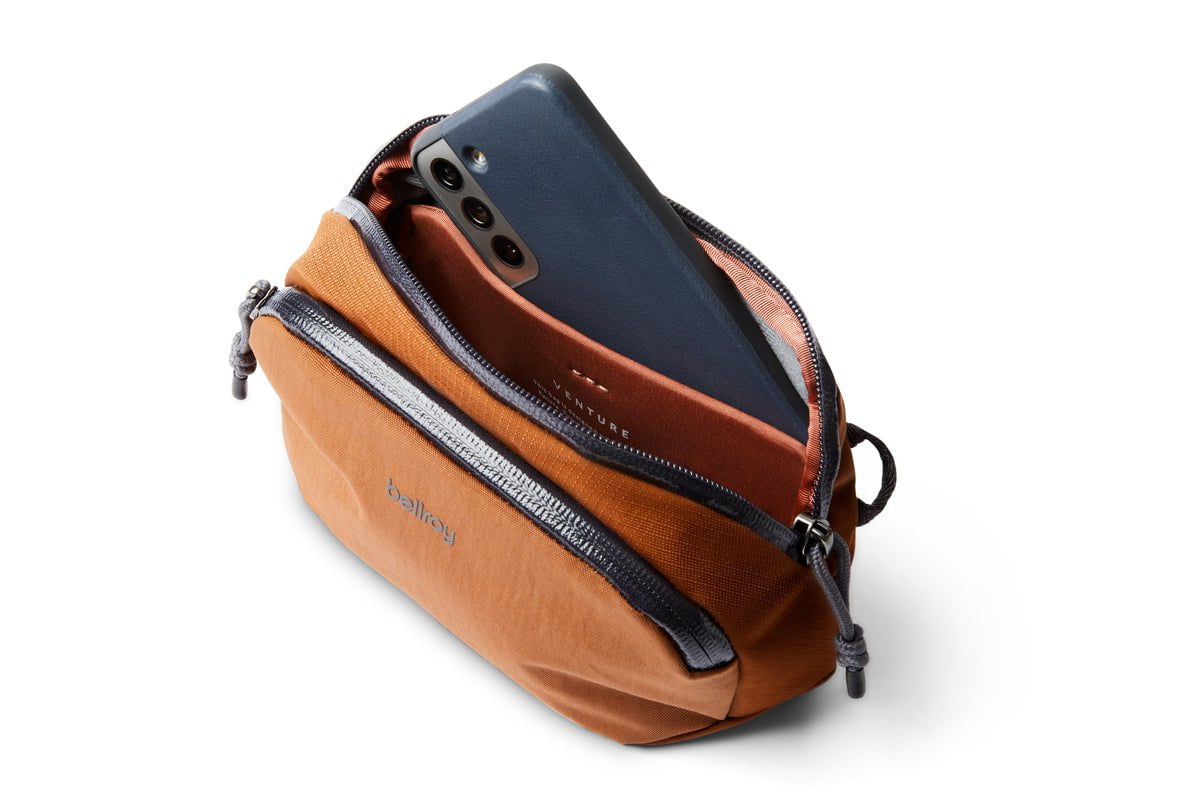 Bellroy Venture Pouch - Premium Travel Organizer & Tech Accessories Case for Phones, Wallets & Cables | Perfect for Camping, Hiking & Everyday Carry (EDC)