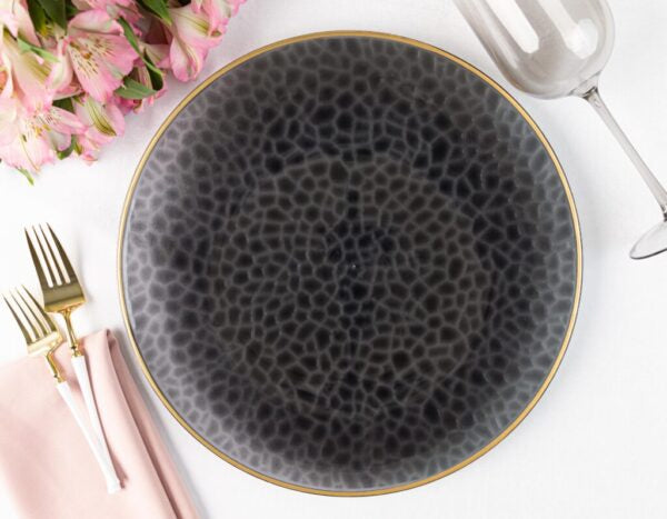Black and Gold Rim Transparent Hammered 13-Inch Round Plastic Charger Plates - Set of 4 | Elegant Dinnerware for Weddings, Parties, and Formal Dining Events