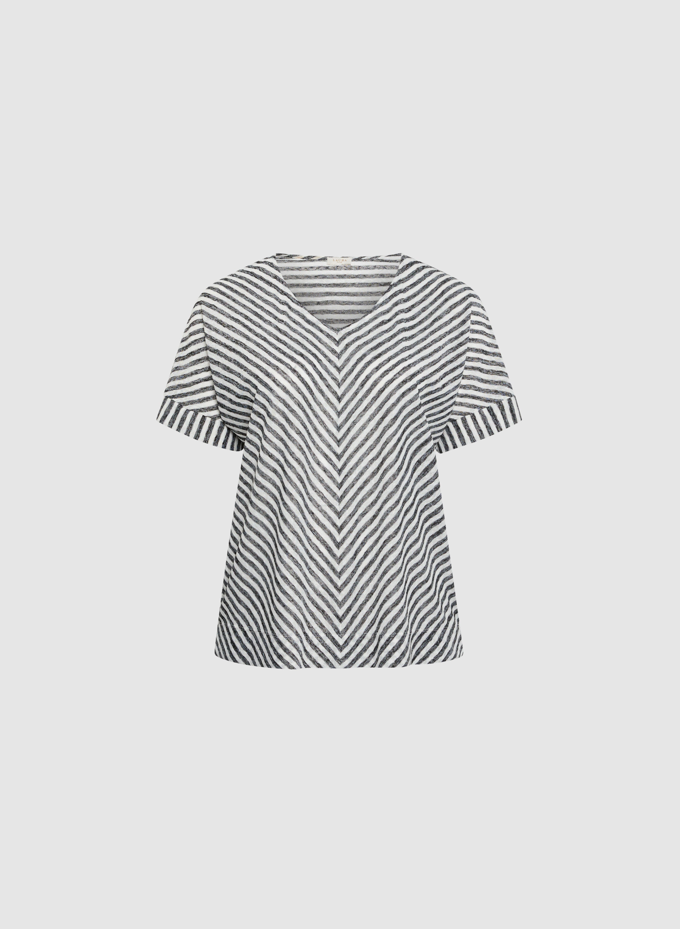 Diagonal Stripes Short Sleeve T-Shirt for Women - Casual Summer Fashion Top - Perfect for Beach Outings, Vacation & Everyday Wear