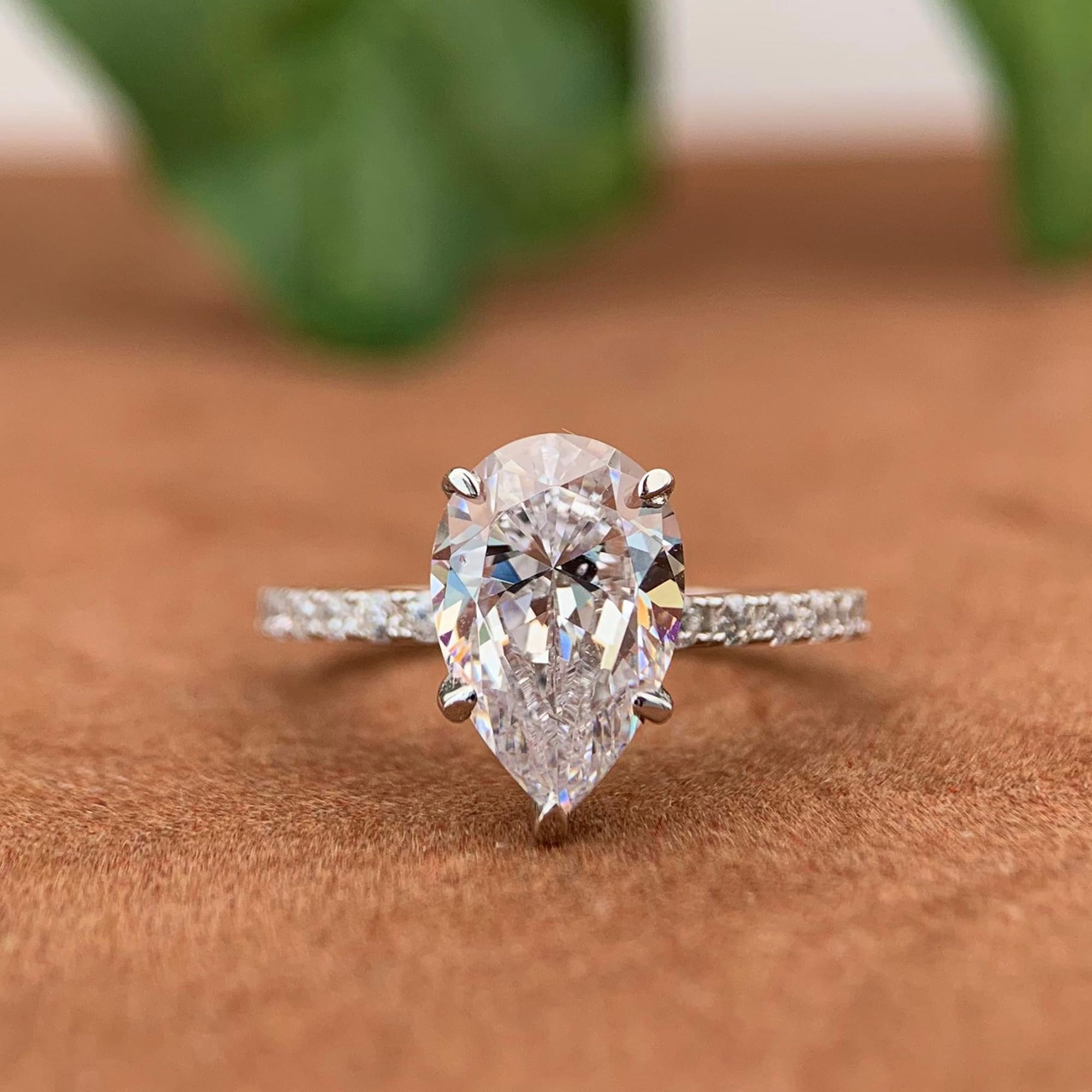 4 Carat Pear Cut Moissanite Engagement Ring for Women - Durable & Sparkling Wedding Band, Anniversary Gift, Promise Ring (Ideal for Proposals, Bridal Jewelry & Special Occasions)