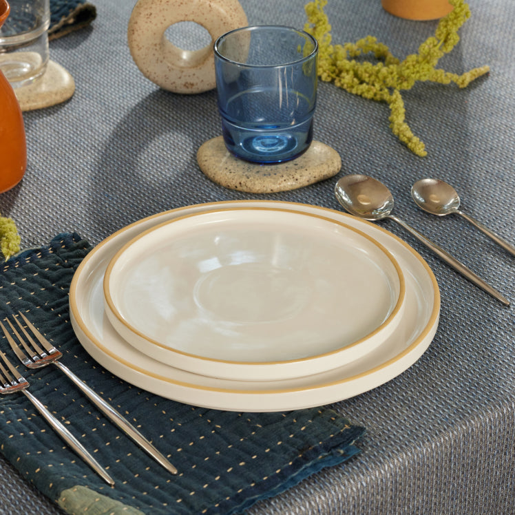 Premium Ceramic Dinner Plates Set of 6 - 10.5 Inch Round Porcelain Plates for Everyday Use, Dishwasher & Microwave Safe - Perfect for Family Dinners, Restaurants, and Party Serving