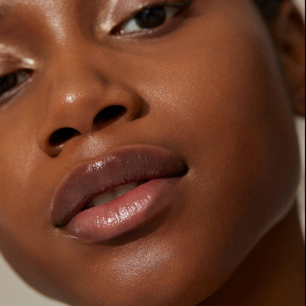 Long Lasting Hydrating Lip Gloss - Moisturizing & Shiny Lip Gloss for Women - Perfect for Daily Wear, Parties & Special Occasions