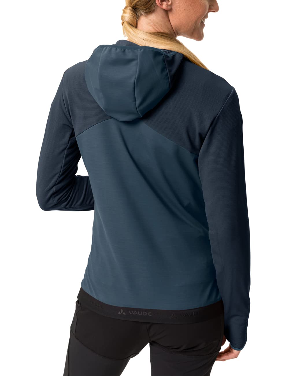 VAUDE Women's Scopi Fleece Jacket - Lightweight Warm Winter Outdoor Jacket for Hiking, Camping & Travel - Water-Resistant Softshell Fleece Coat