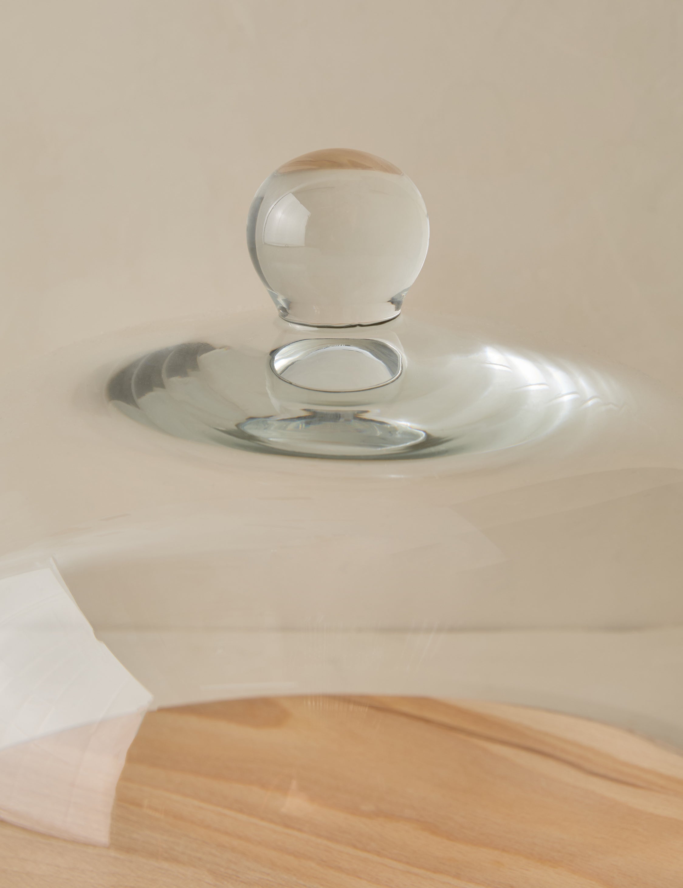 Elegant Glass Dome with Wood Base - Display Case for Collectibles, Jewelry, and Keepsakes - Perfect for Home Decor, Wedding Centerpieces, and Gift Boxes