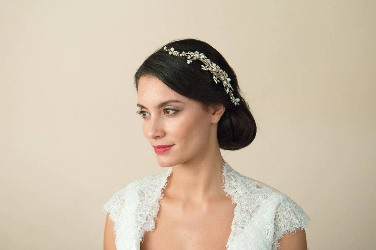 Elegant Gold Bridal Hair Comb with Swarovski Crystals & Freshwater Pearls - Vintage Crescent Moon Wedding Hair Accessory for Brides, Bridesmaids, and Special Occasions