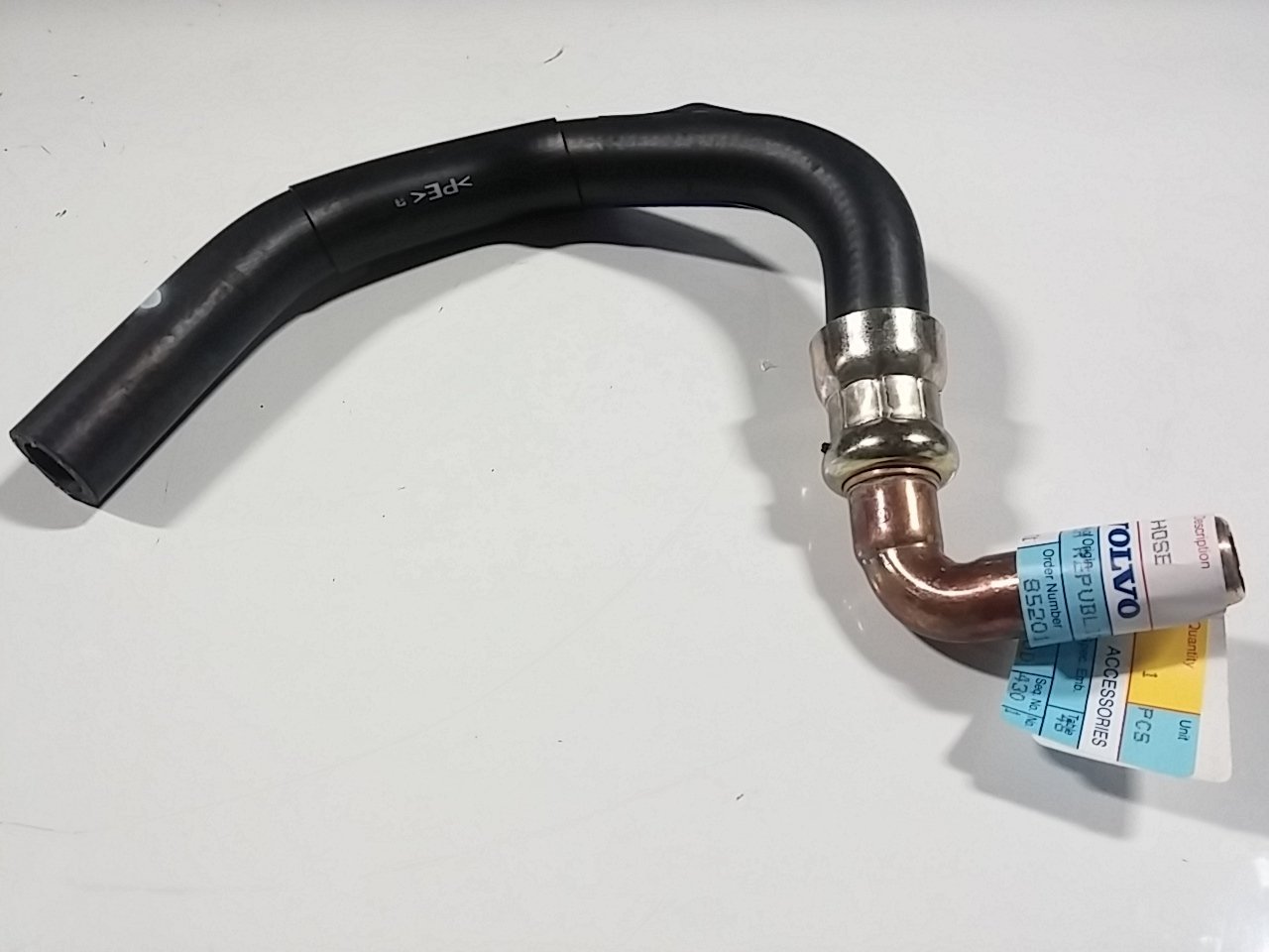 Volvo 9186847 HVAC Heater Hose Replacement - Compatible with Select Volvo Models | Durable Cooling System Part for XC90, S80, V70 | Perfect for Winter Driving & Engine Temperature Regulation