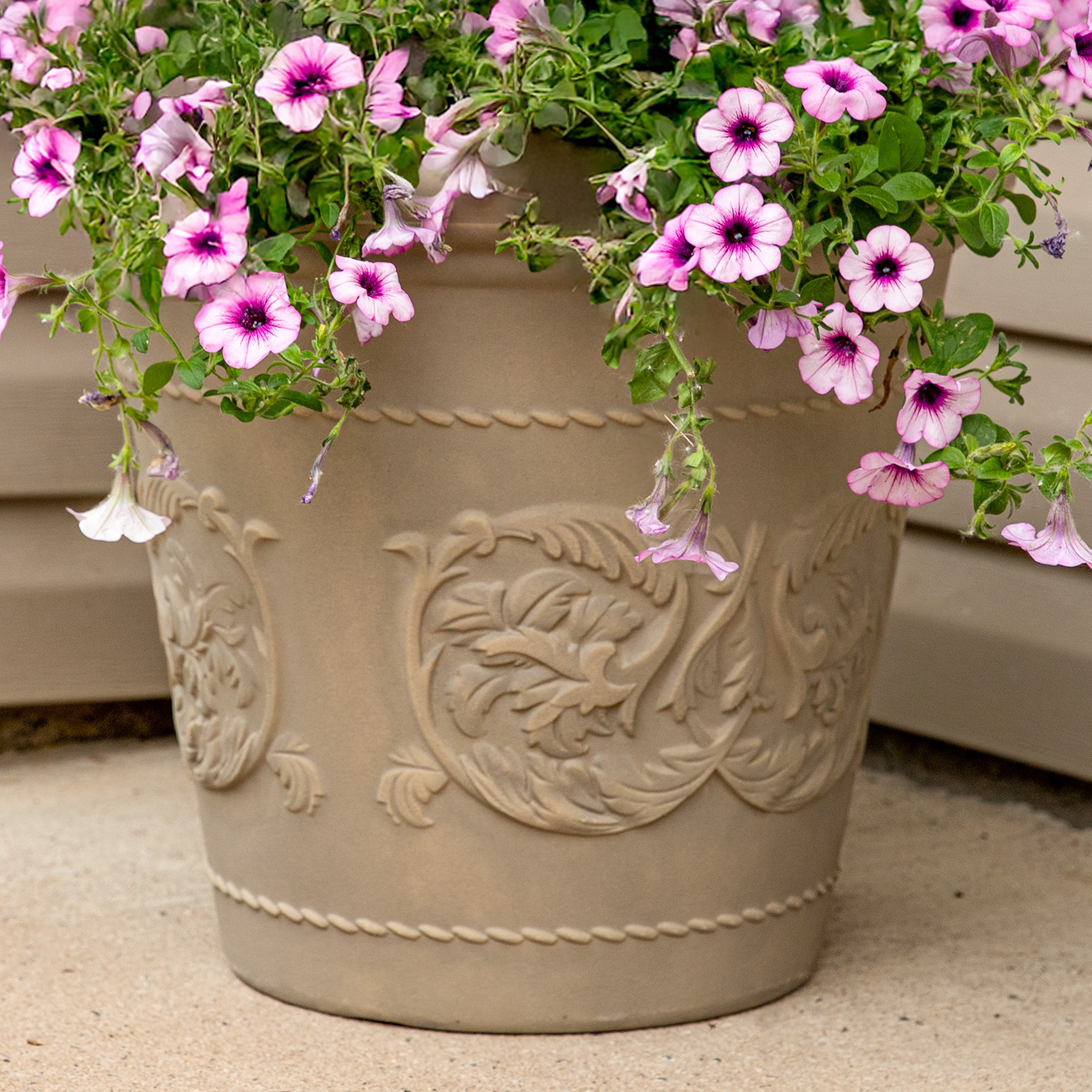 Sunnydaze Arabella Polyresin Outdoor Flowerpot Planter - Durable Garden Decor for Patio, Porch & Yard - Perfect for Flowers, Plants & Home Landscaping