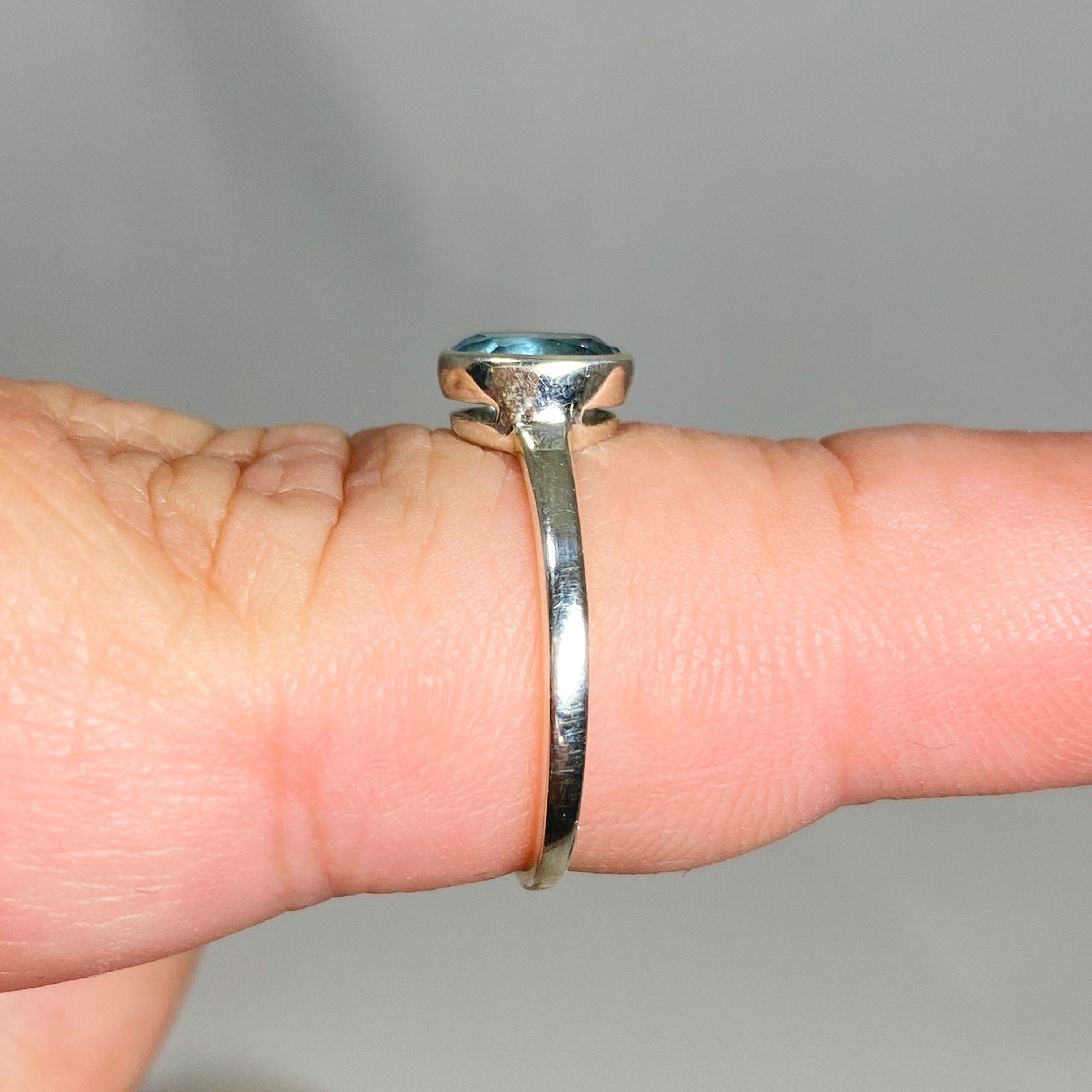 Blue Topaz Oval Faceted Ring for Women - Size 7.5 Sterling Silver Jewelry - Perfect for Engagement, Anniversary & Special Occasion Gifts