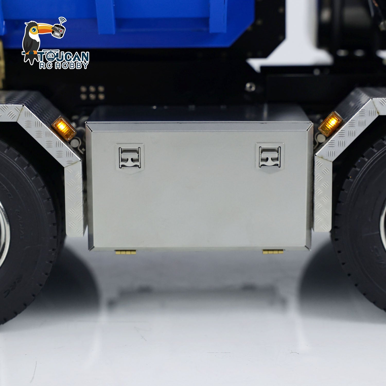 1/14 Scale RC Hydraulic Crane Dump Truck - 10x10 All-Wheel Drive Dump Car Model with 3-Speed Gearbox, U-Shaped Heavy-Duty Bucket & Timber Flatbed - Perfect for Construction Site Play, Collecting, and RC Hobby Enthusiasts