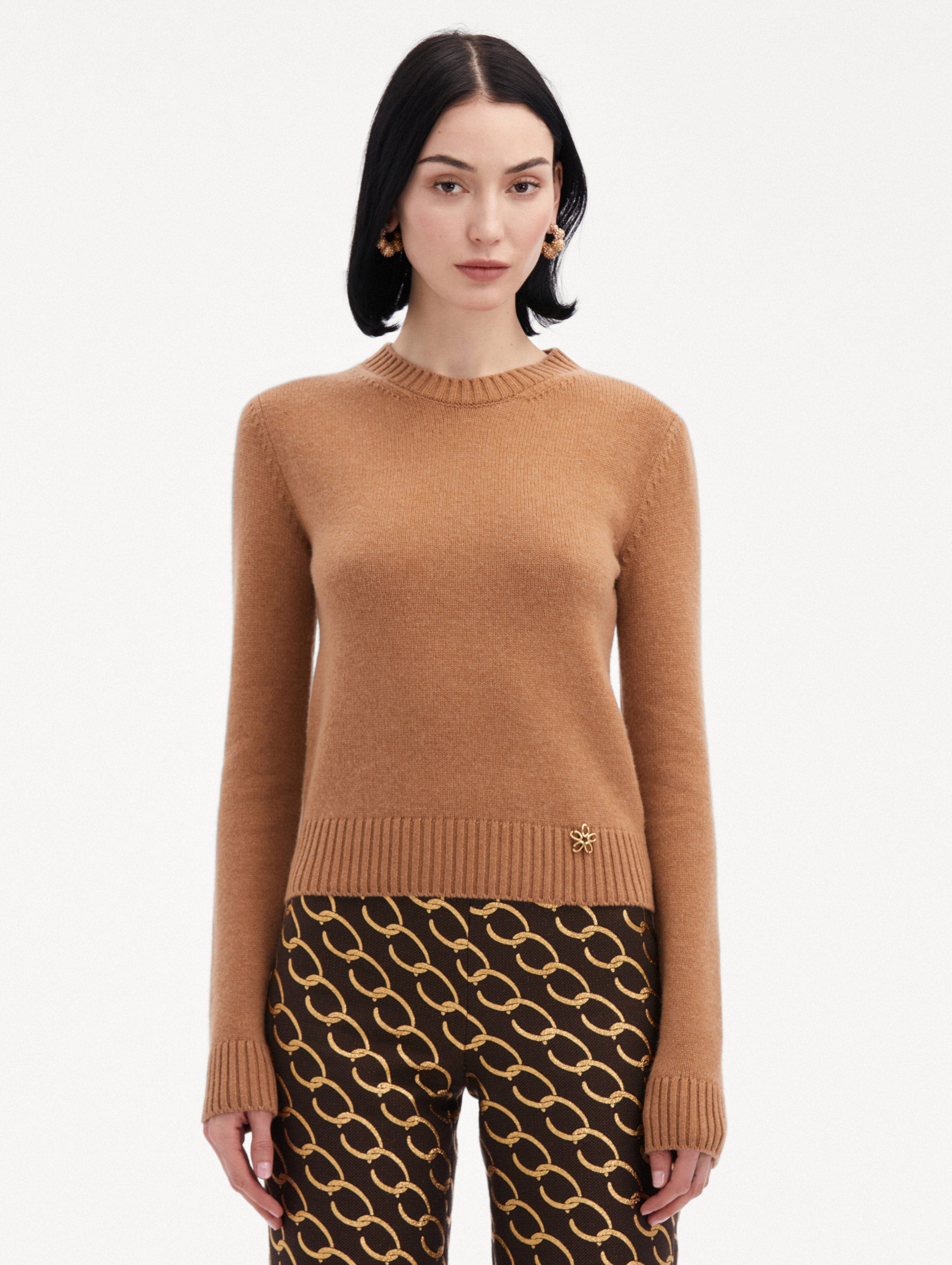 Luxury O Flower Cashmere Pullover Sweater for Women - Soft & Warm Winter Knitwear - Perfect for Office, Travel & Casual Outfits
