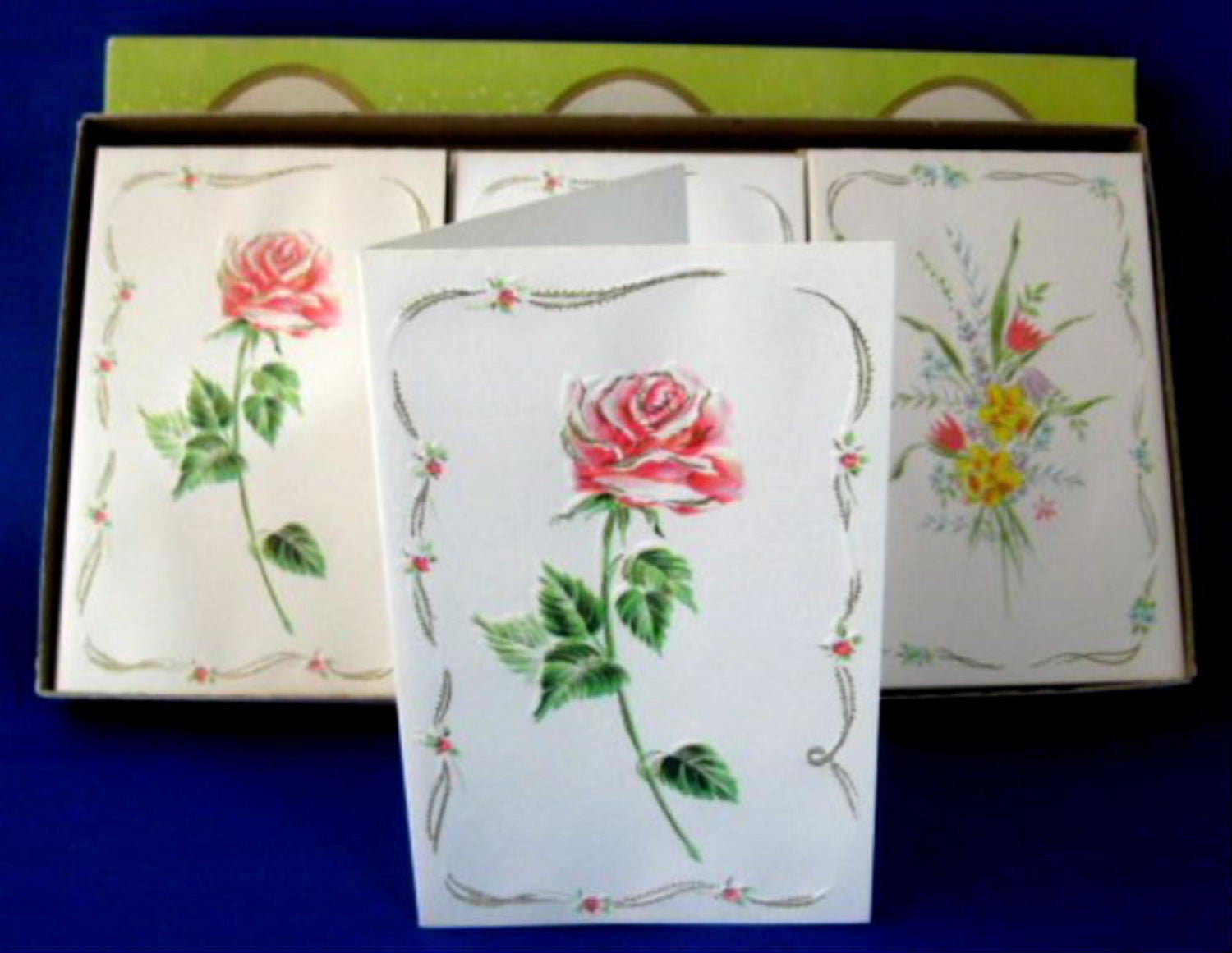 Vintage Floral Note Cards Set of 18 - Embossed 1950s Style Greeting Cards with Gold Accents & Envelopes - Perfect for Thank You Notes, Wedding Invitations & Special Occasions