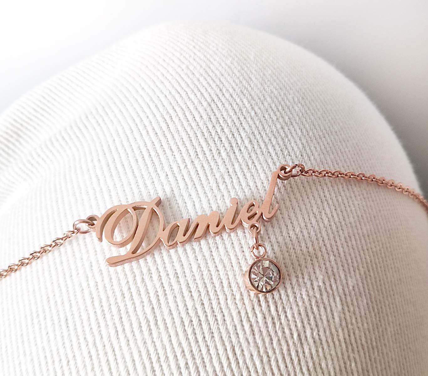 Custom Personalized Name Necklace for Women - Engraved Any Name Jewelry - Perfect Birthday, Anniversary & Valentine's Day Gift - Ideal for Everyday Wear & Special Occasions