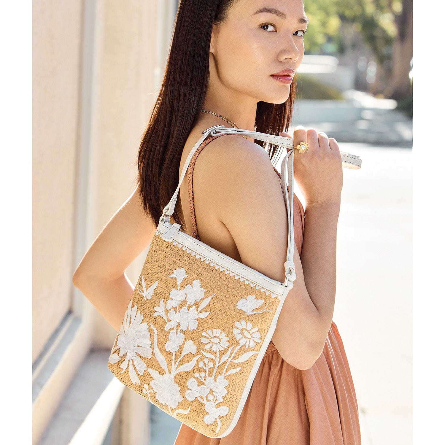 Stylish Carter Straw Messenger Bag for Women & Men - Lightweight & Durable Crossbody Shoulder Bag - Perfect for Travel, Work, and Everyday Use