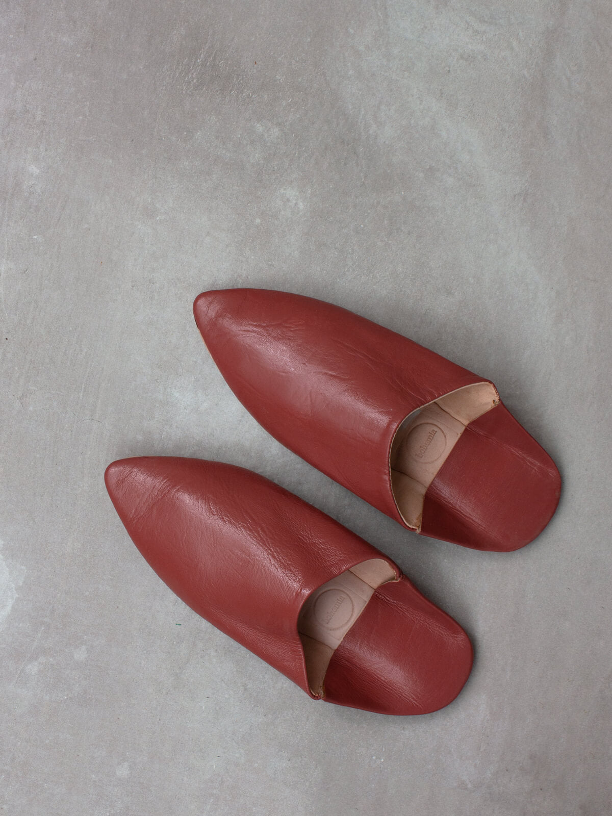 Authentic Moroccan Men's Pointed Babouche Slippers - Comfortable Leather House Shoes in Brick Red | Perfect for Home, Lounge & Cultural Events