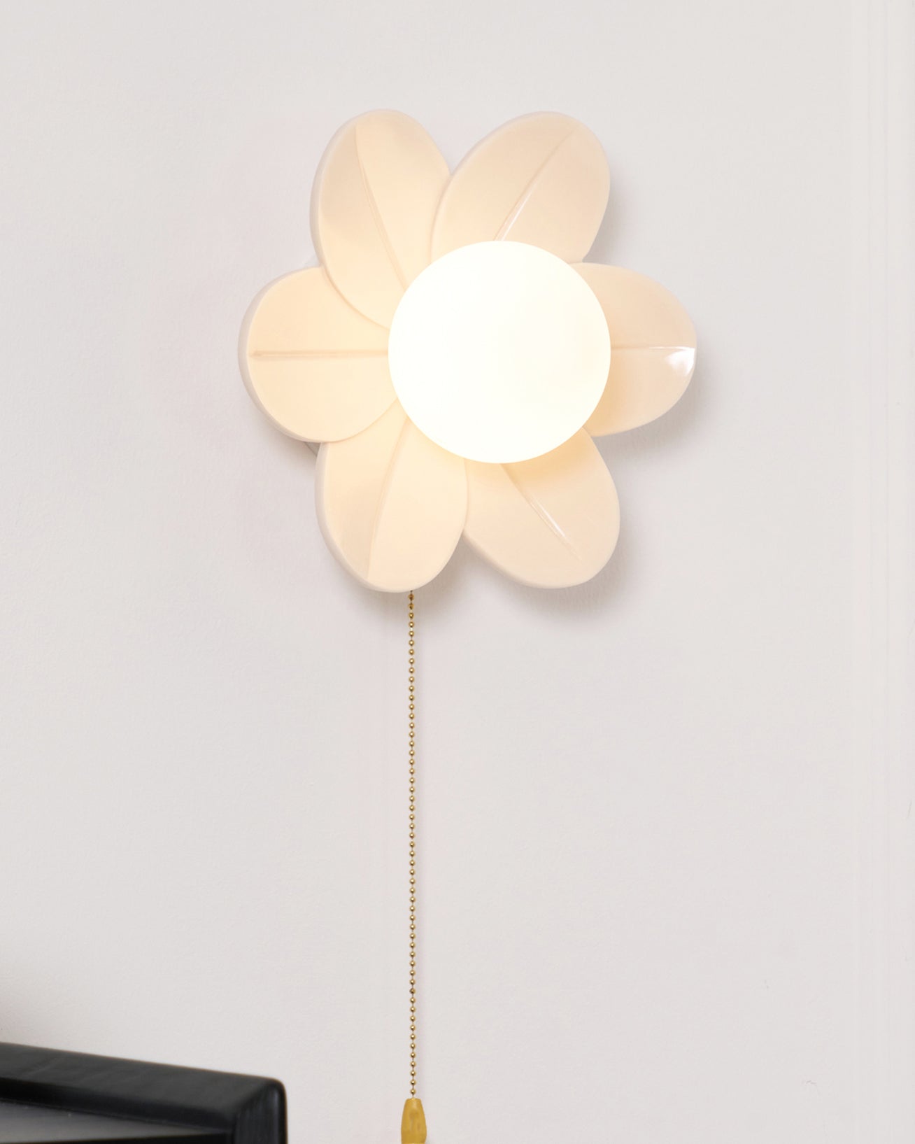 Elegant Floral Wall Sconce Light - Modern LED Flower Wall Lamp for Bedroom, Living Room & Nursery Decor - Perfect for Home, Office, and Wedding Decoration