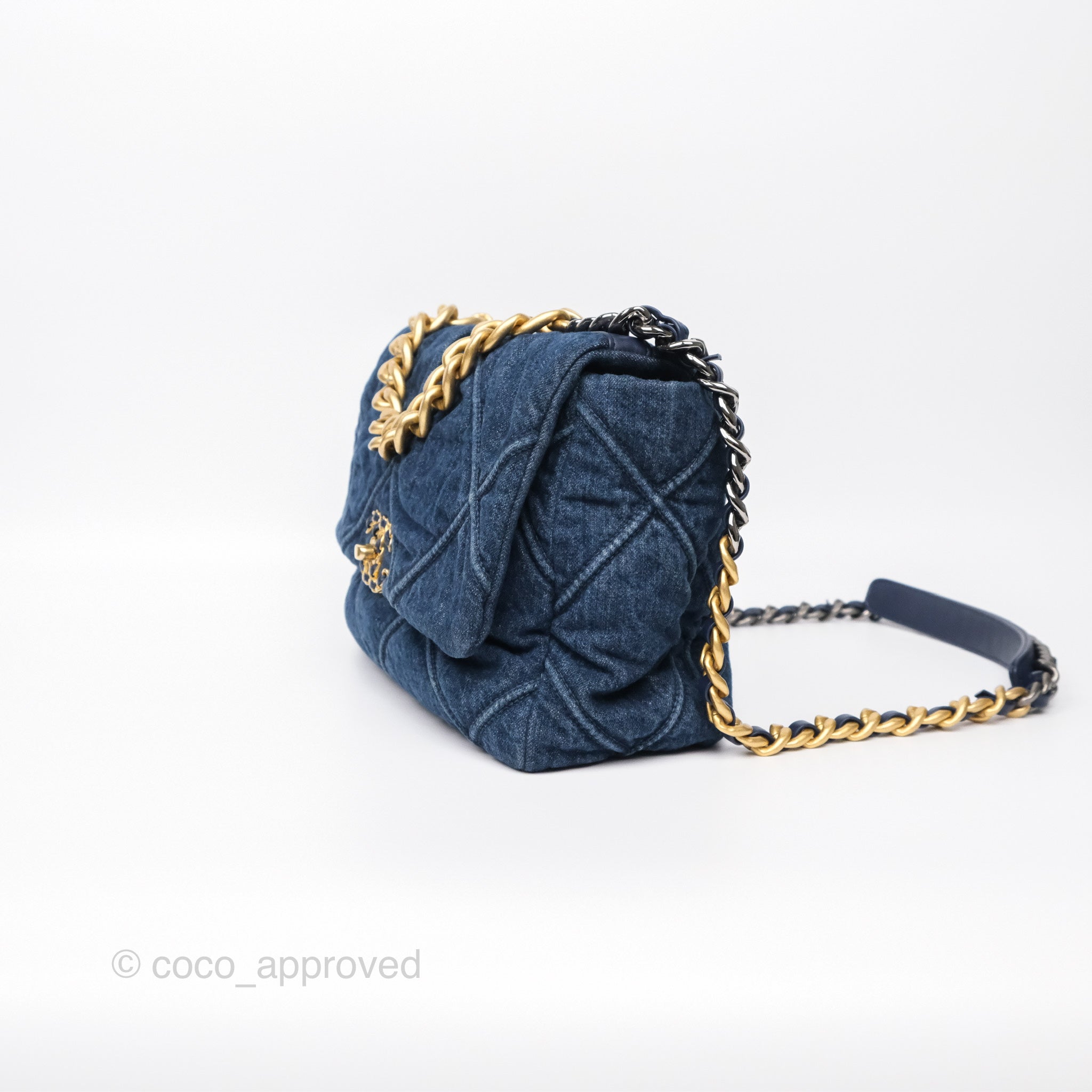 Chanel 19 Medium Flap Bag in Dark Denim with Mixed Hardware - Luxury Designer Handbag for Women, Perfect for Everyday Use & Special Occasions