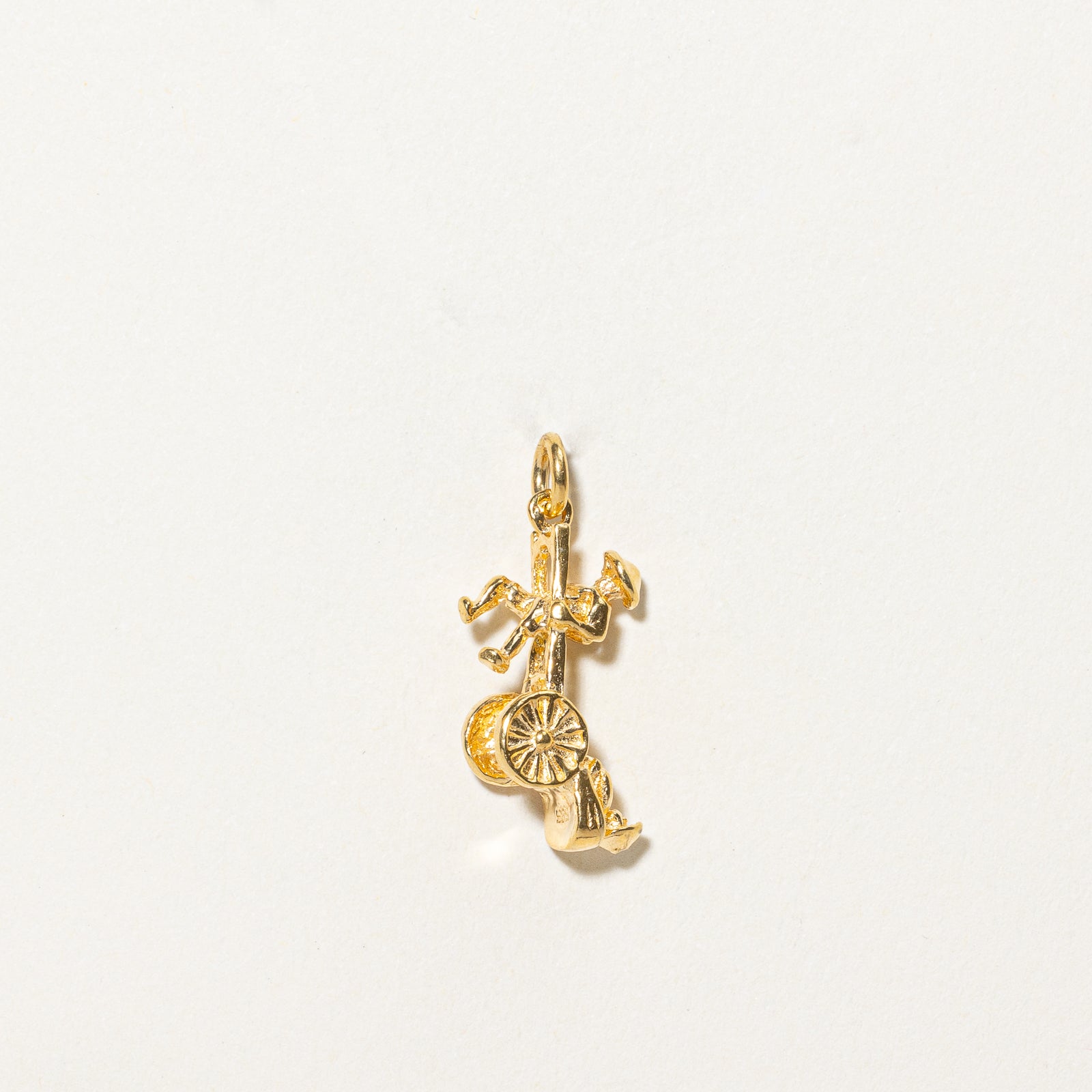 14K Yellow Gold Chariot Vintage Charm Pendant - Elegant Jewelry for Necklace, Bracelet & Gift - Perfect for Vintage Lovers, Special Occasions & Everyday Wear