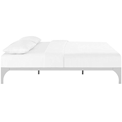 Hawthorne Collections Full Size Platform Bed Frame in Silver - Modern Minimalist Bedroom Furniture for Small Spaces & Apartments