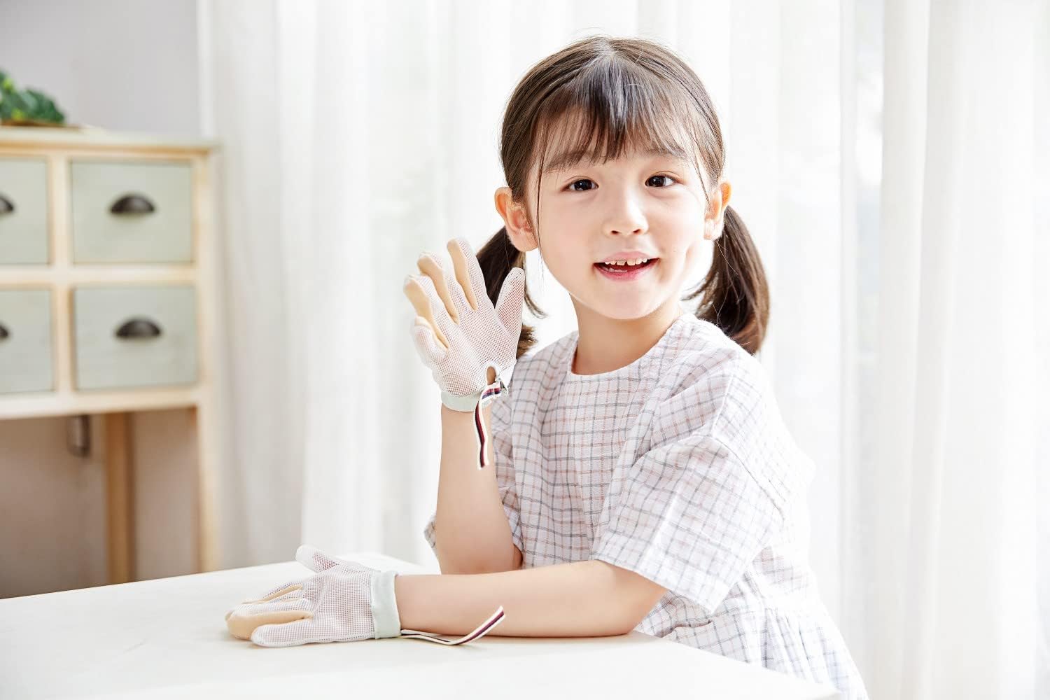 Baby Finger Guard - Stop Thumb Sucking for Kids & Infants | No Scratch Thumb & Finger Sucking Treatment Kit (Size M) | Perfect for Daytime & Nighttime Use
