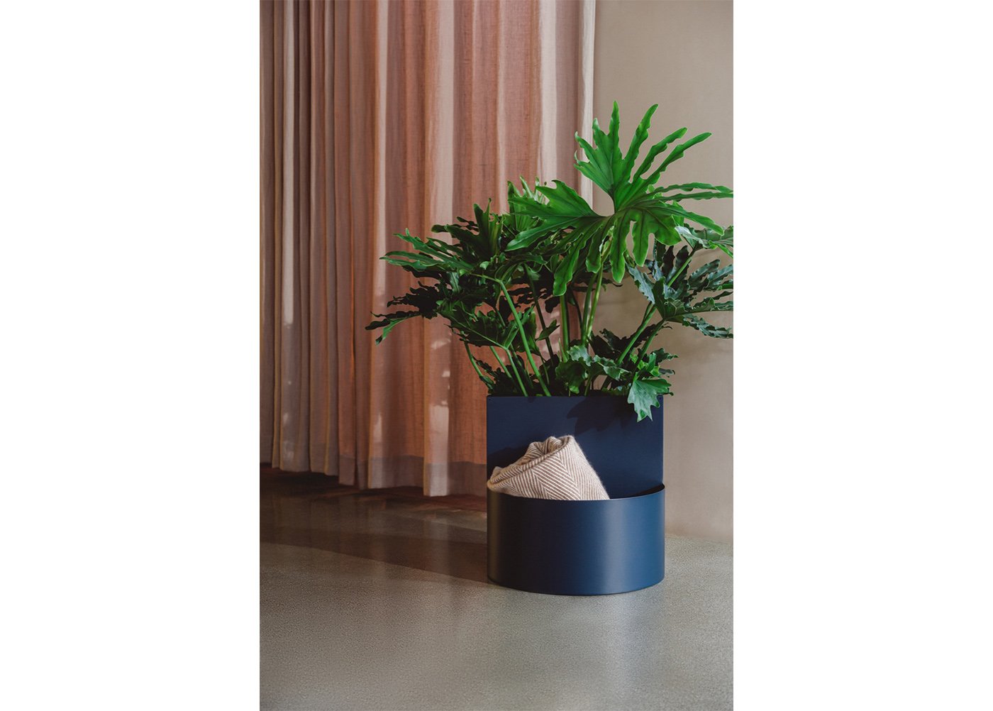 Blue Owal Plant Pot - Modern Decorative Flower Pot for Indoor & Outdoor Plants, Succulents, Herbs - Perfect for Home, Office, Garden Decor