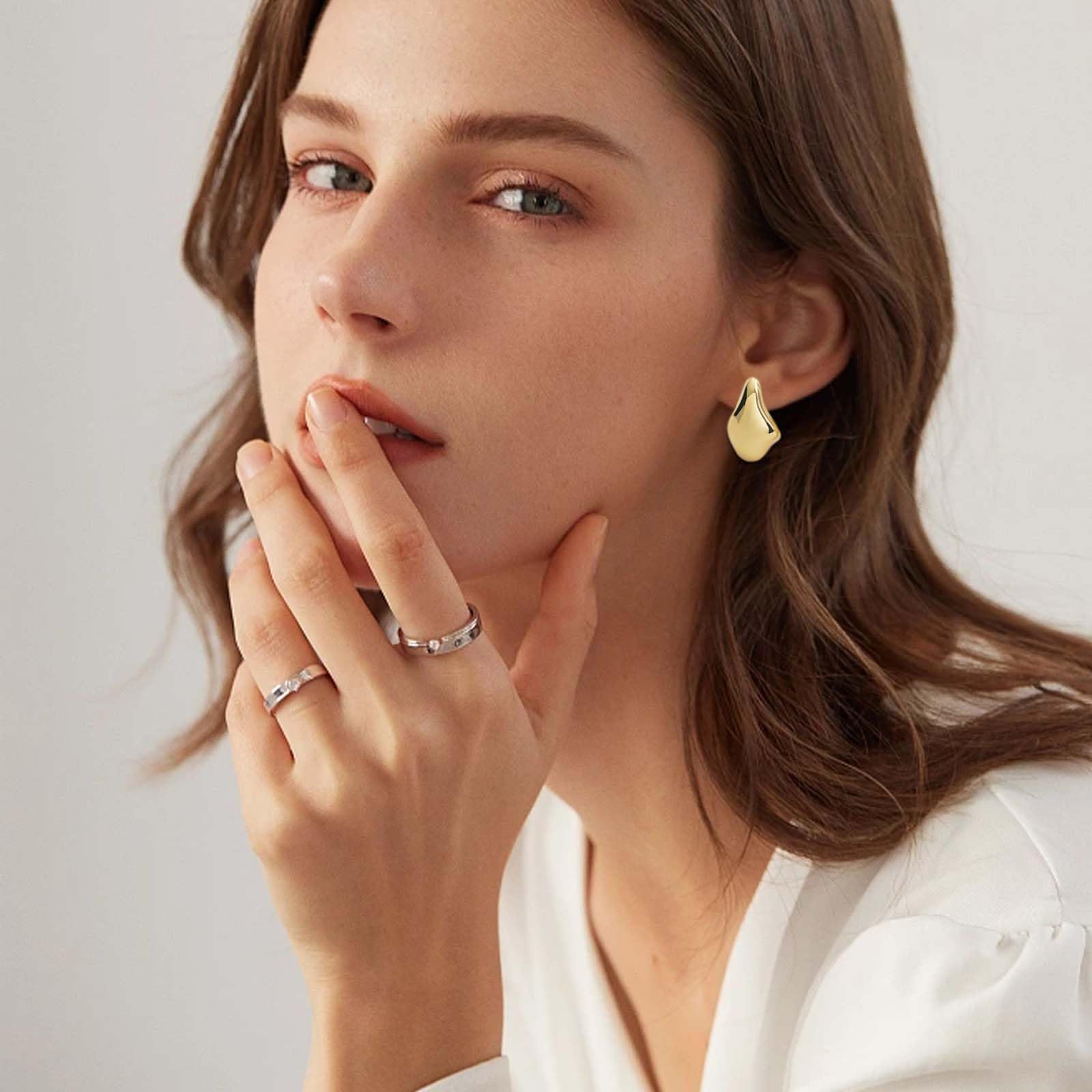 NEWITIN 12 Pairs Gold Clip On Hoop Earrings for Women - Retro Chunky Non-Piercing Fake Earrings | Perfect for Parties, Weddings & Everyday Wear
