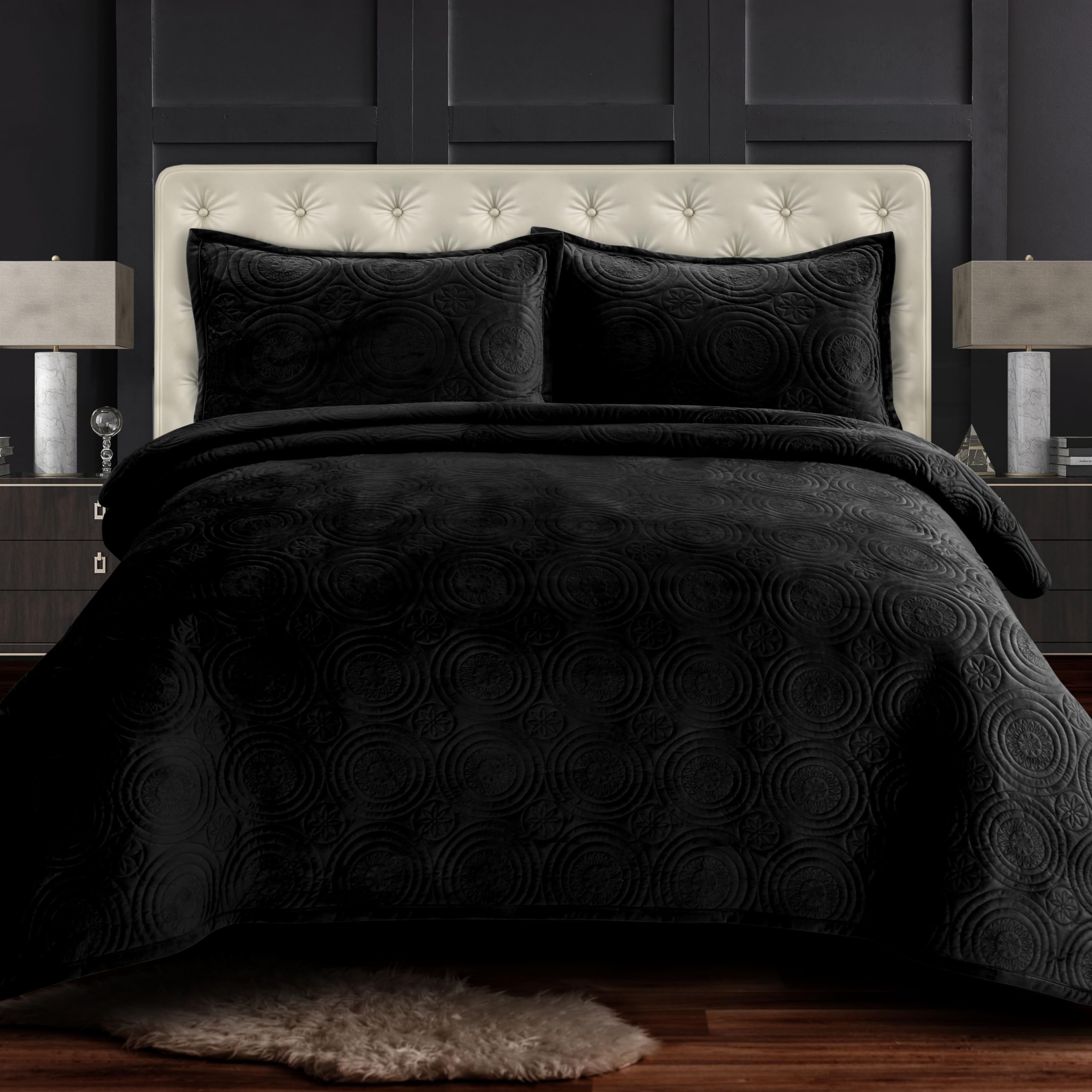 Tribeca Living Oversized Velvet Quilt Set - 2 Piece Twin Bedding with 260GSM Soft Quilted Velvet, Includes Quilt & Sham in Black | Cozy & Luxurious for Bedroom Decor, Guest Room, Dorm Essentials
