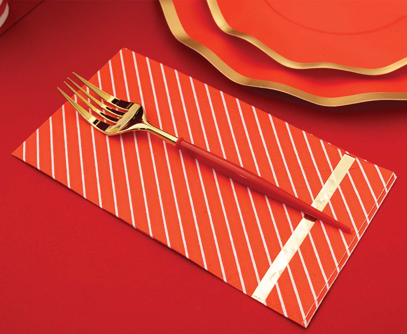 Premium Red & Gold Plastic Cutlery Set - 36 Piece Disposable Silverware for Parties, Weddings & Events (Service for 12) - Elegant Dining Utensils for Catering, Picnics & Special Occasions