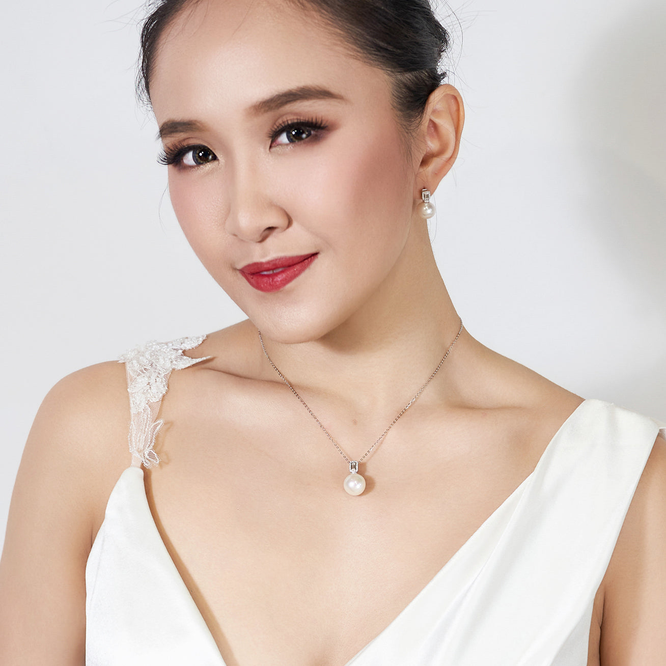 18K Solid Gold Edison Pearl Necklace KN00071 - Elegant Pearl Jewelry for Women, Perfect for Weddings, Parties & Special Occasions