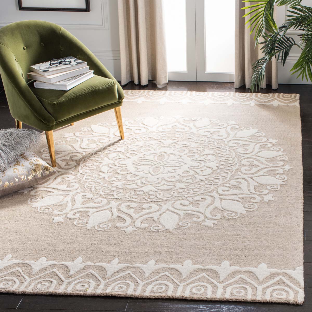 Safavieh Bella 133 Area Rug - Soft Modern Floral Design, Non-Slip Backing, Perfect for Living Room, Bedroom, or Office Decor