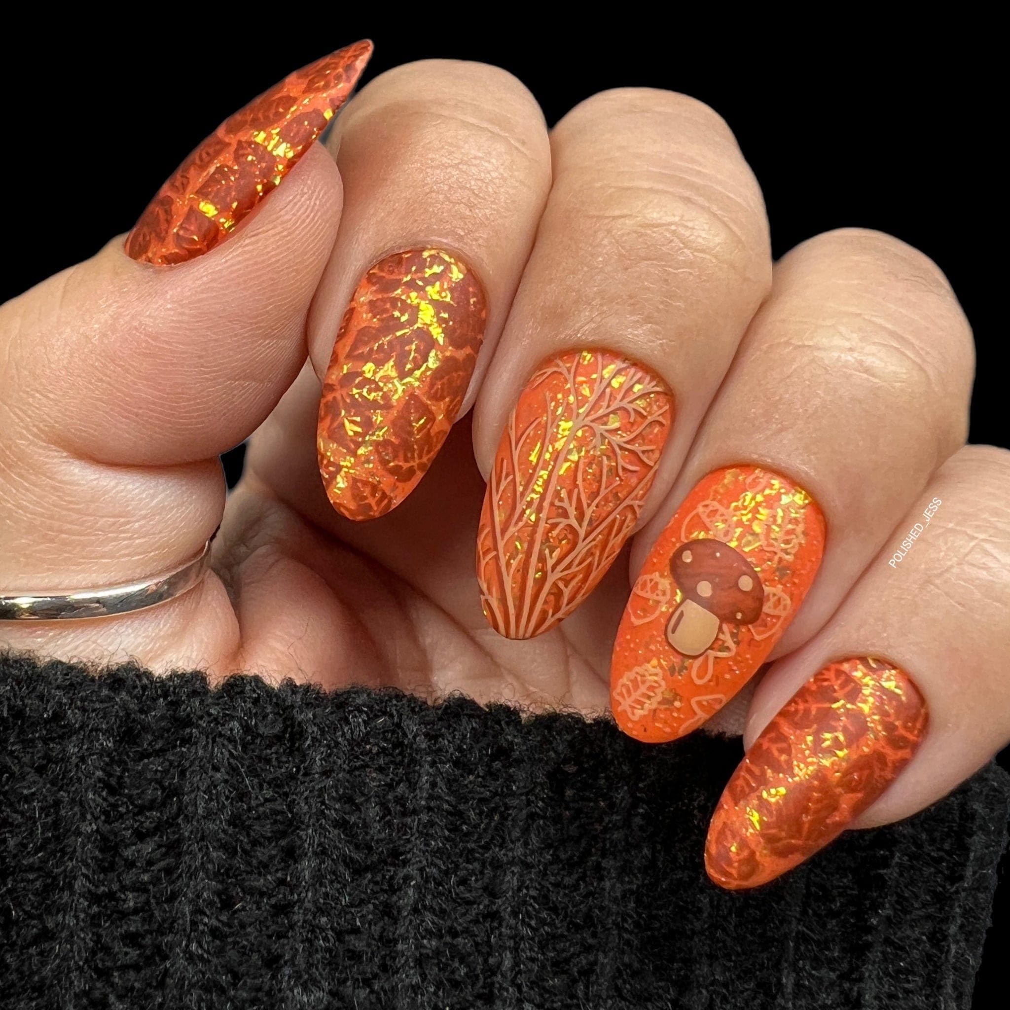 Maniology Falling Leaves Nail Stamping Plate - Oak & Maple Leaf Designs for Autumn Nail Art | DIY Fall Manicure Kit | Perfect for Halloween, Thanksgiving & Seasonal Nail Designs