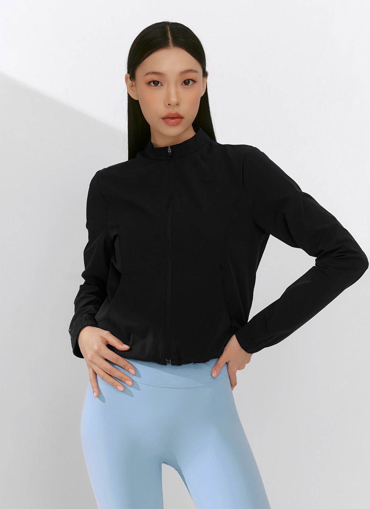 Lightweight Big Logo Cropped Windbreaker Jacket - Perfect for Running, Hiking & Outdoor Activities