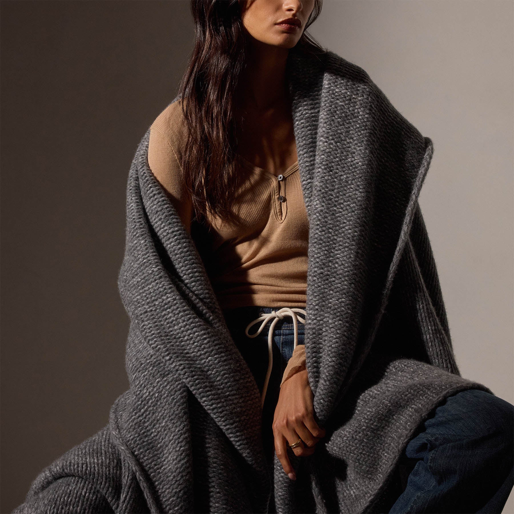 Luxury Cashmere Blend Knit Blanket - Soft & Warm Charcoal Gray Throw for Cozy Home, Bed, Sofa & Travel Use