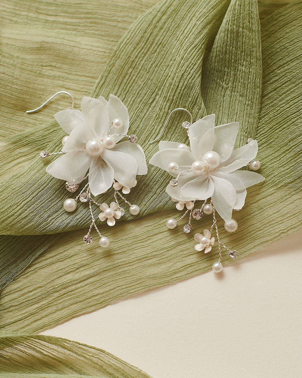 Elegant Tulle Flower Dangle Earrings for Women - Boho Chic Wedding Party Jewelry Accessories - Perfect for Bridesmaids, Prom, and Special Occasions