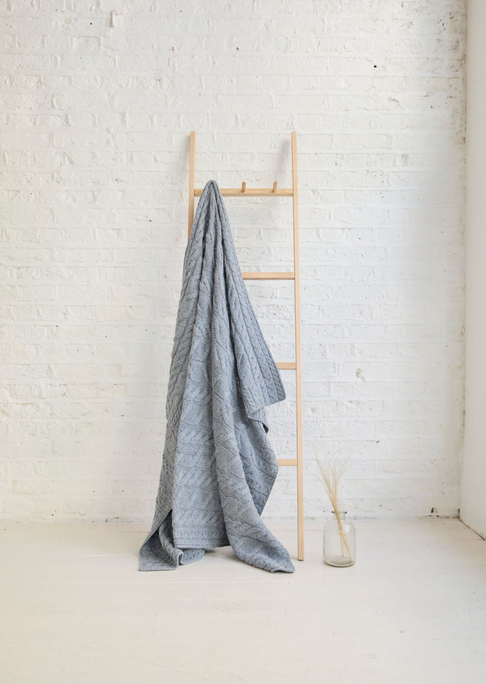 Aran Supersoft Blanket - Premium Cozy Throw Blanket for Bed & Couch, Ocean Grey - Perfect for Winter Warmth, Home Decor & Gift Giving