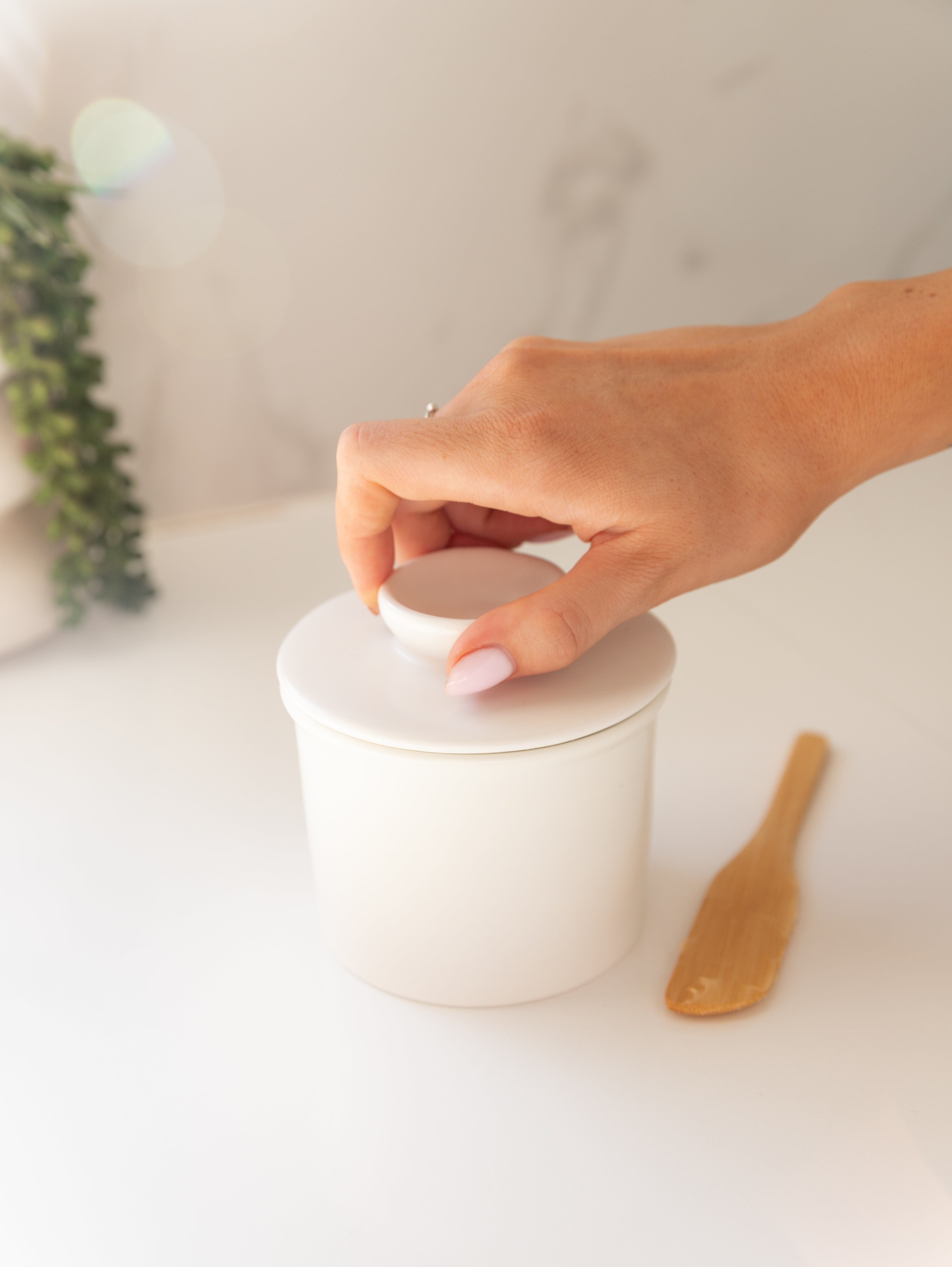 Butter Bell Crock - 16oz Ceramic Butter Keeper with Lid, Keeps Butter Fresh & Spreadable - Perfect for Kitchen, Dining Table, and Outdoor Picnics