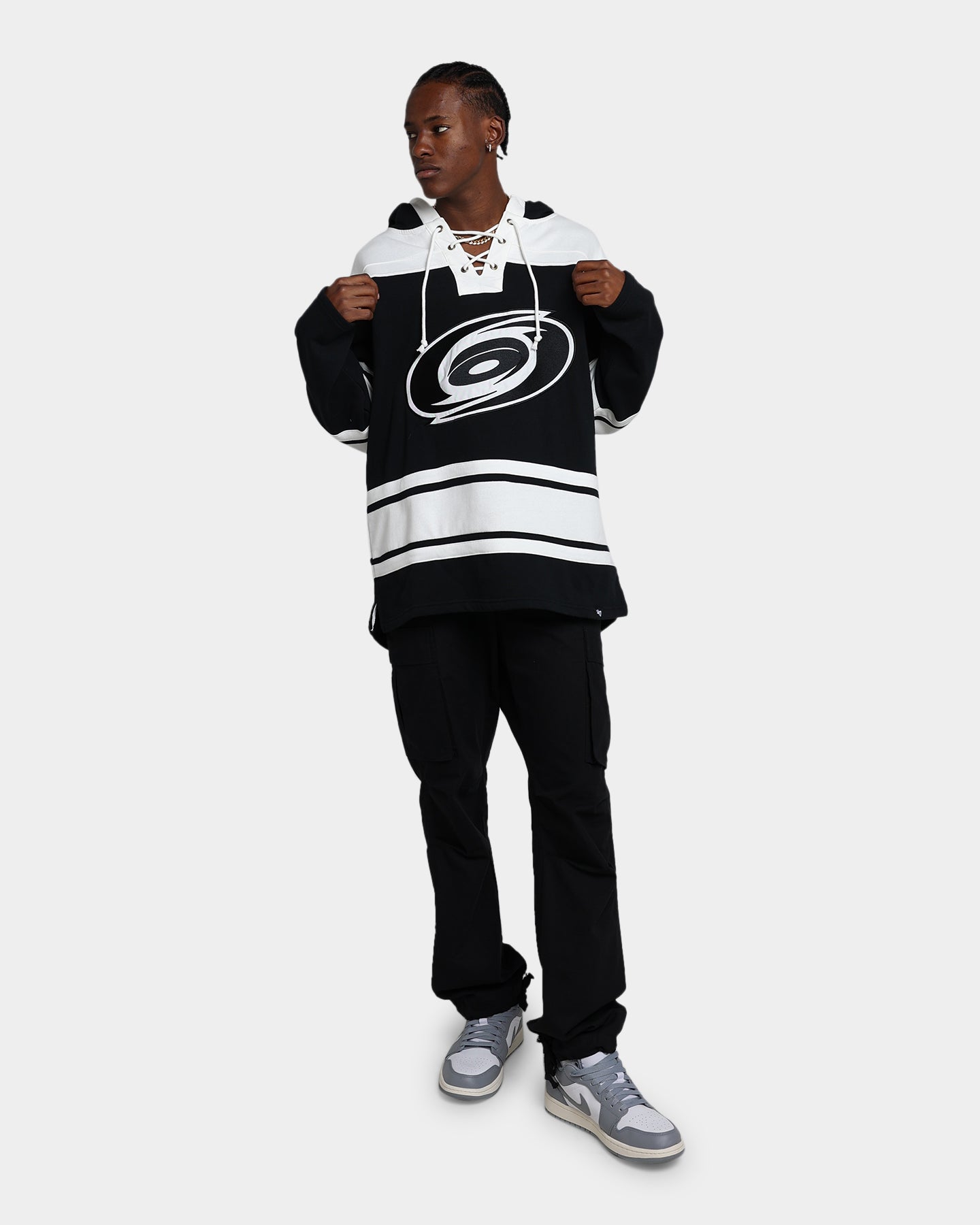 47 Brand Carolina Hurricanes Superior Lacer Hoodie - Jet Black NHL Pullover Sweatshirt for Men & Women - Perfect for Game Day, Tailgating & Casual Wear