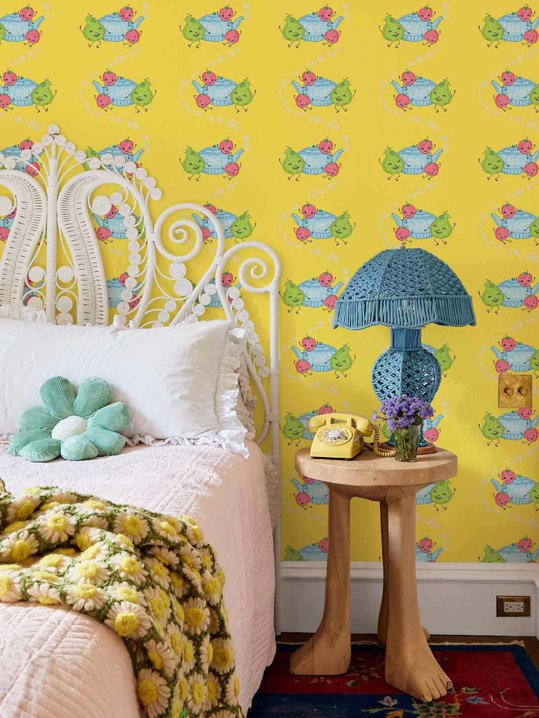 Lingua Franca Daffodil 'Life is a Banquet' Scroll Wallpaper - Elegant Floral Home Decor for Living Room, Bedroom & Dining Area