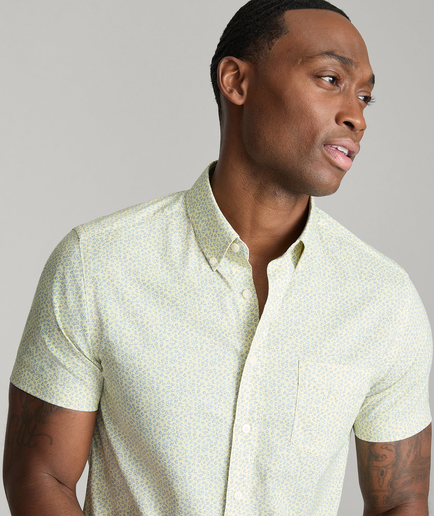 High-Performance Short Sleeve Shirt with Chest Pocket - Moisture Wicking Activewear for Gym, Running & Outdoor Sports