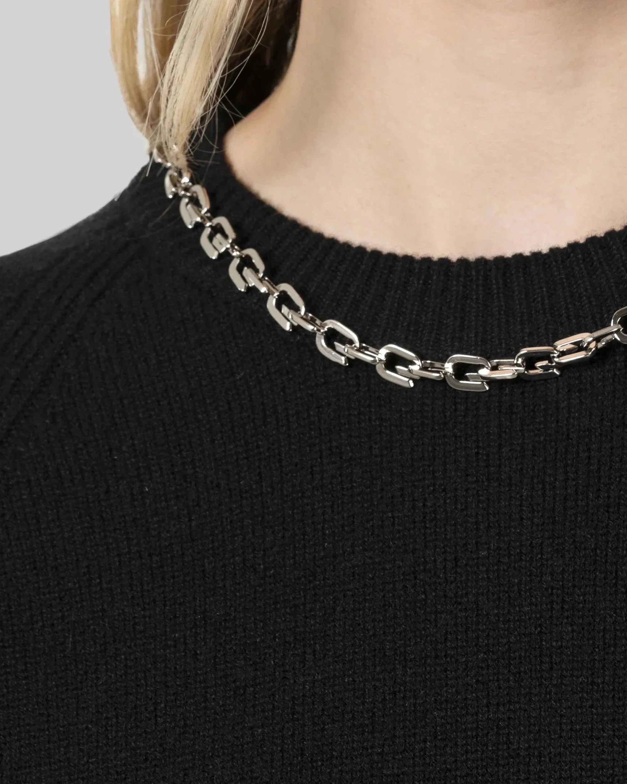 Luxury Cashmere Crewneck Sweater with Elegant Chain Detail - Soft & Warm Winter Pullover for Women - Perfect for Office, Date Night & Holiday Parties