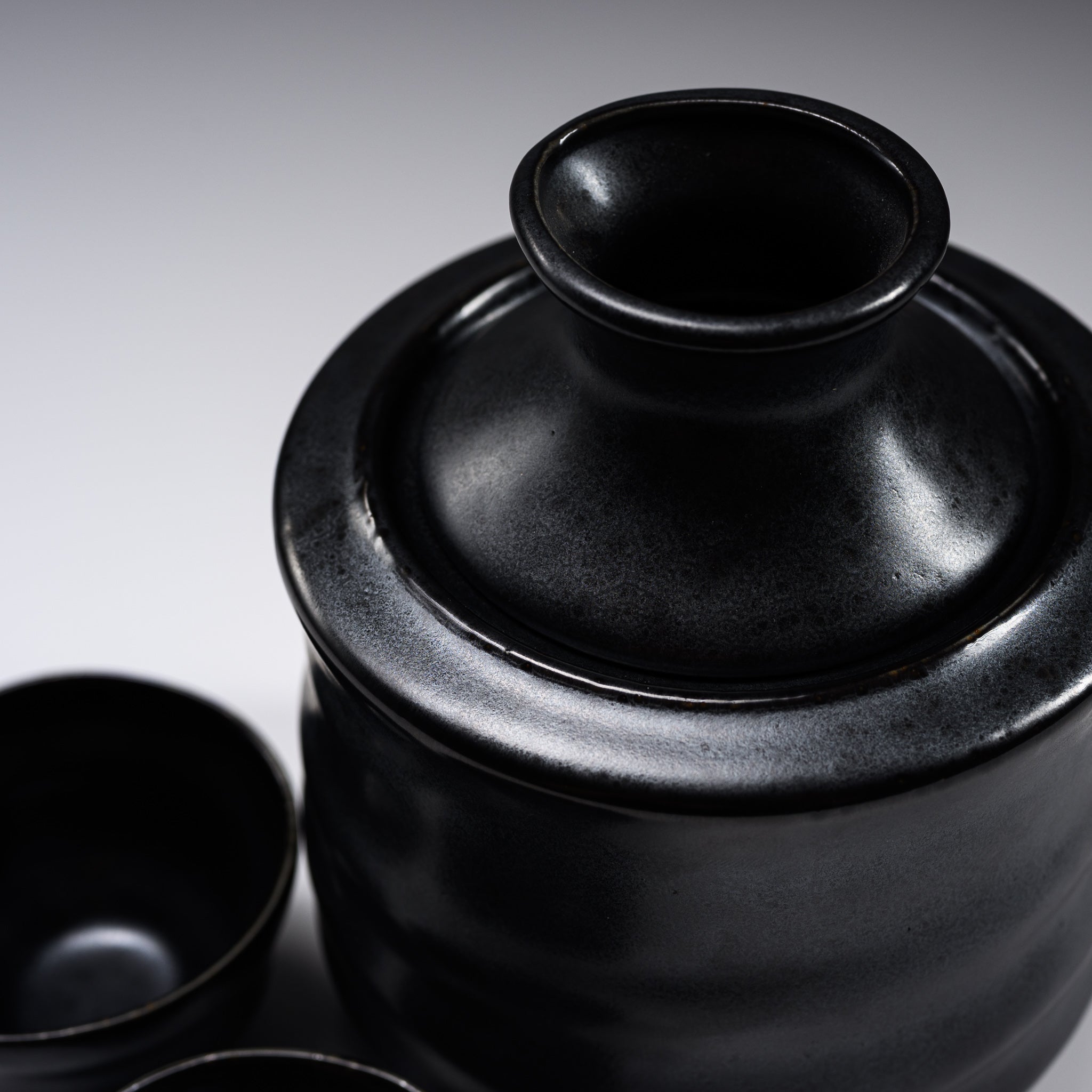 Premium Japanese Mino Ware Hot Sake Set - Traditional Charcoal Black Ceramic Sake Cups & Flask for Authentic Warm Sake Experience | Perfect for Japanese Dining, Gifts & Home Entertaining
